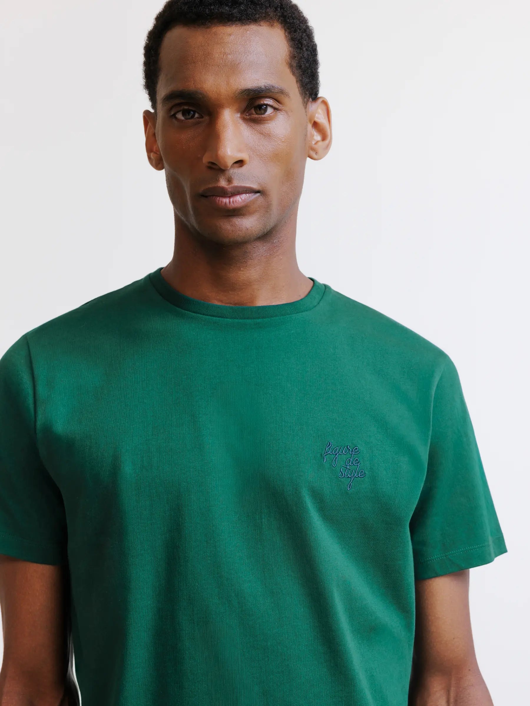 Dark green short-sleeved T-shirt