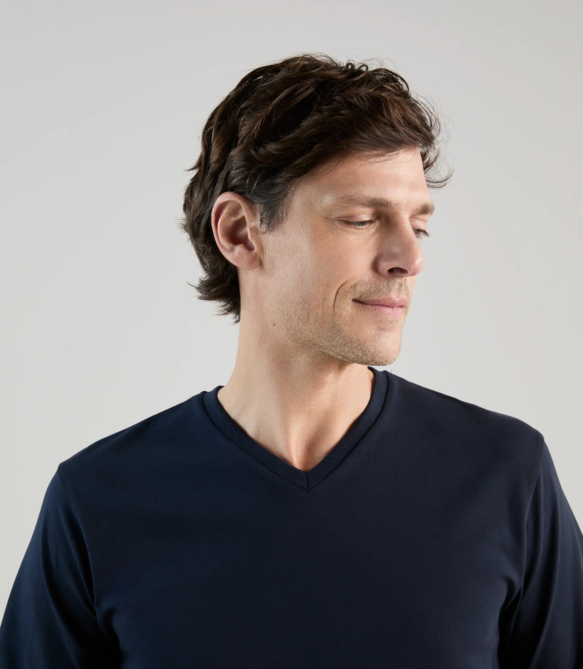 T-shirt col V marine - IZAC