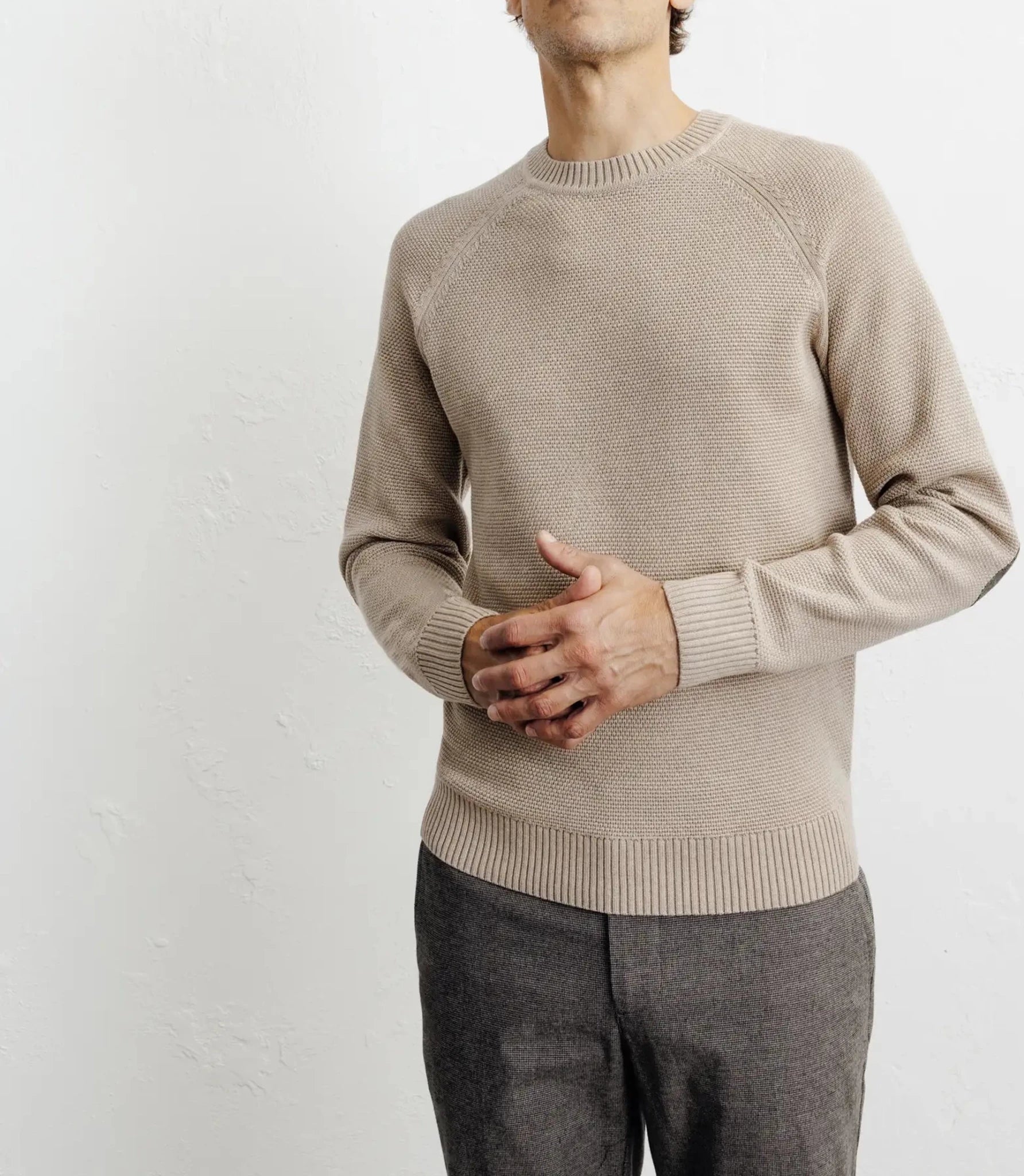 Pull col rond jeux de points beige - IZAC
