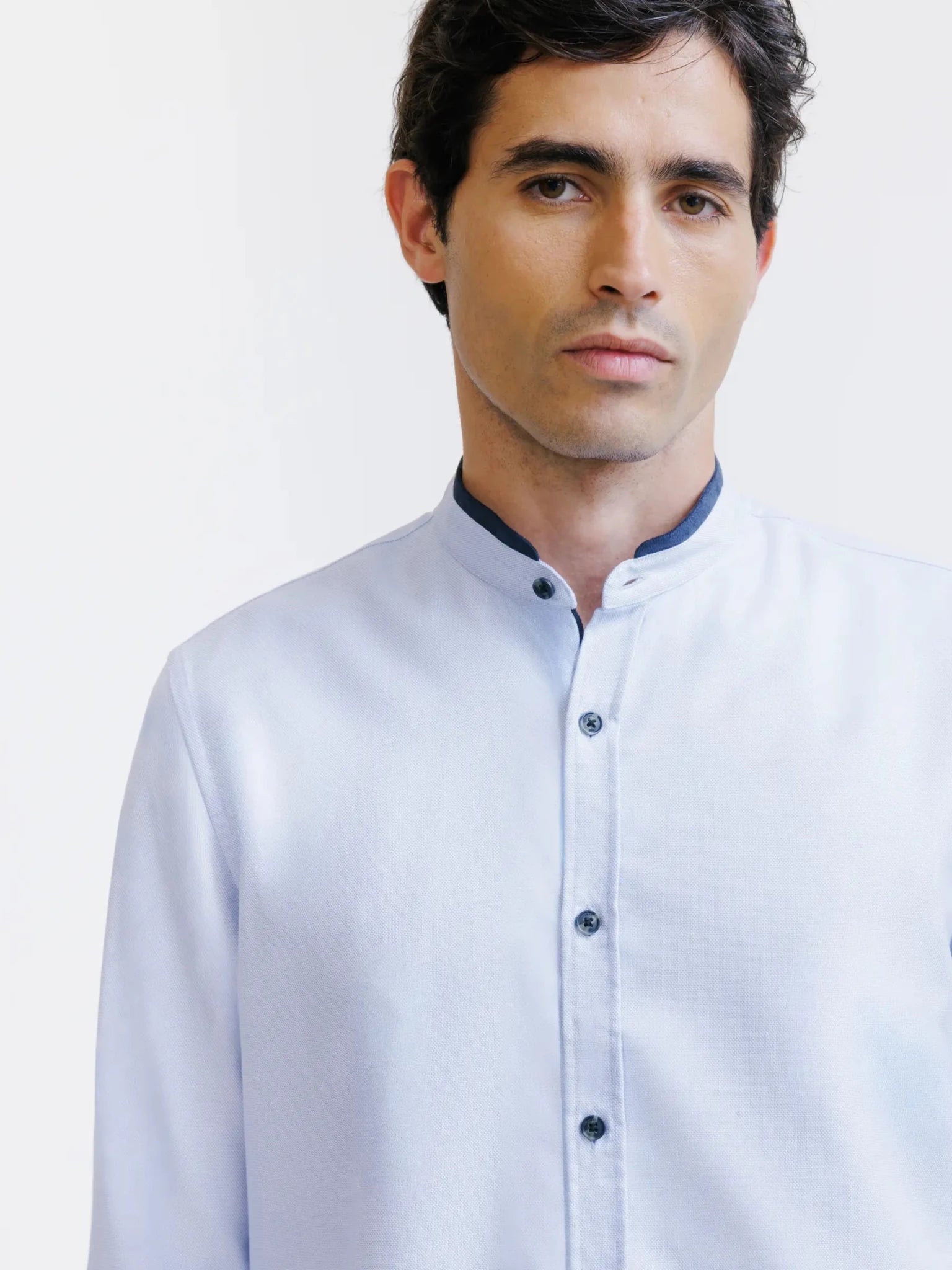 Chemise col mao avec coudière en suède ciel - IZAC