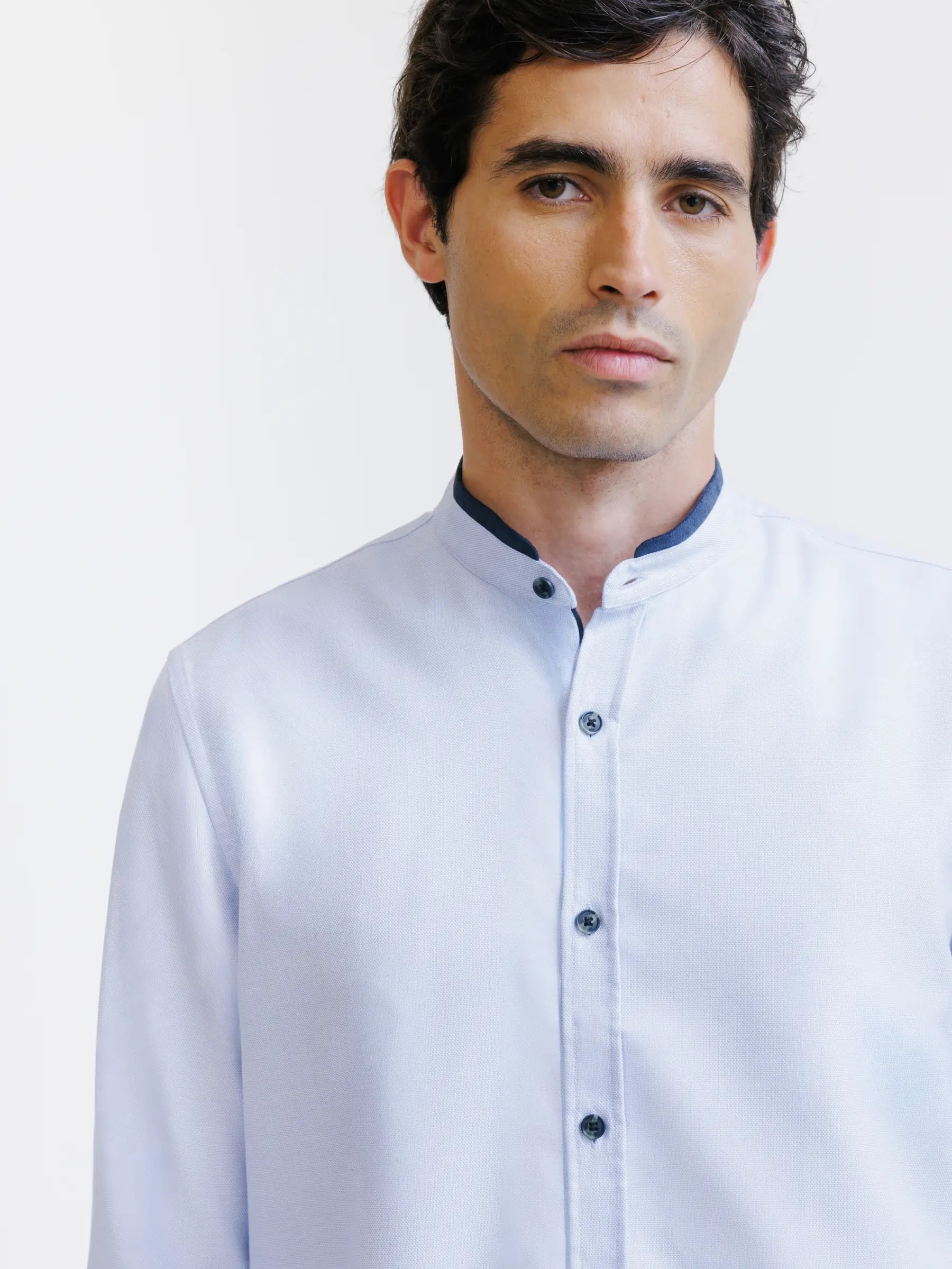 Chemise col mao avec coudière en suède ciel