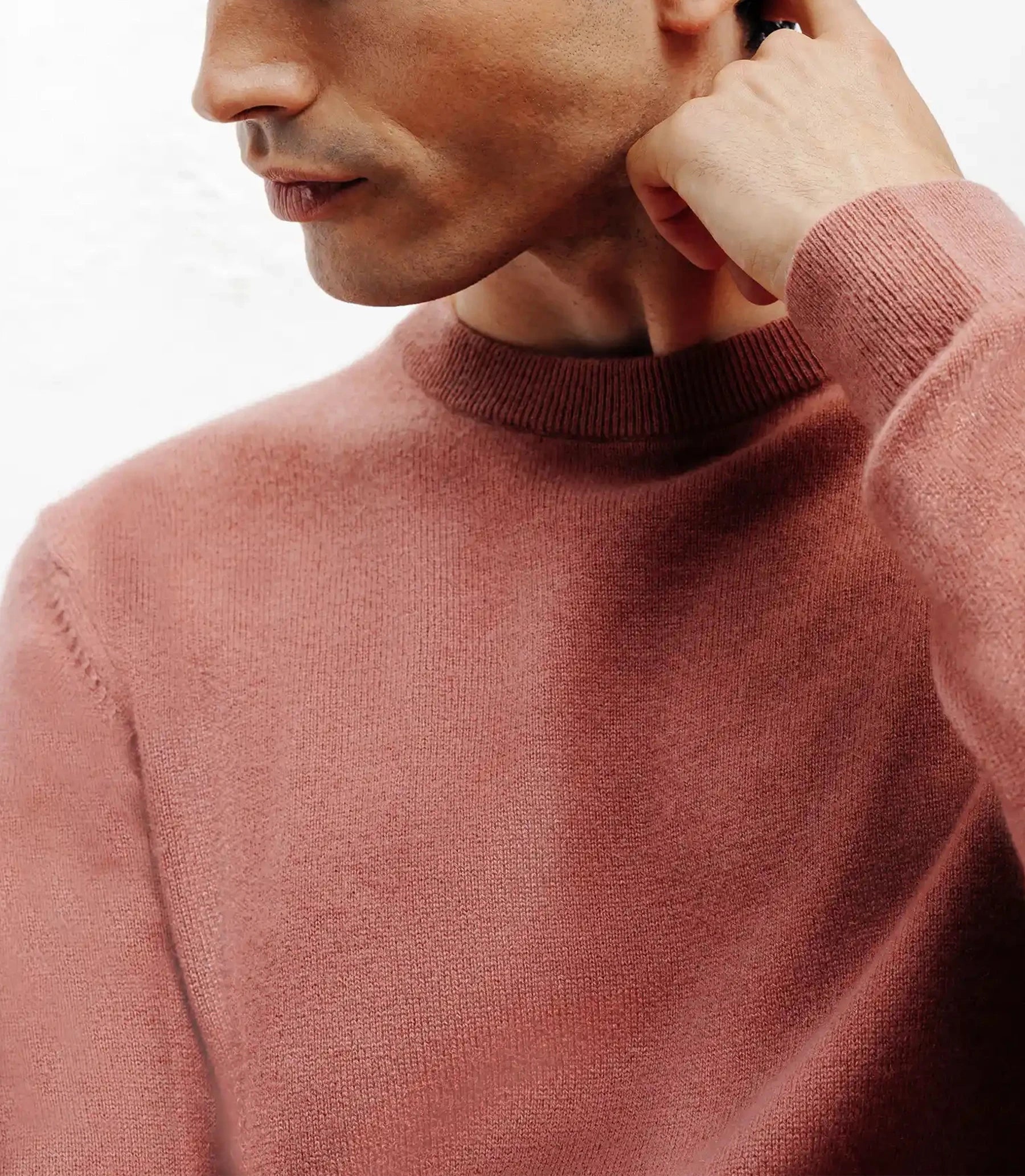 100% pink cashmere round neck sweater