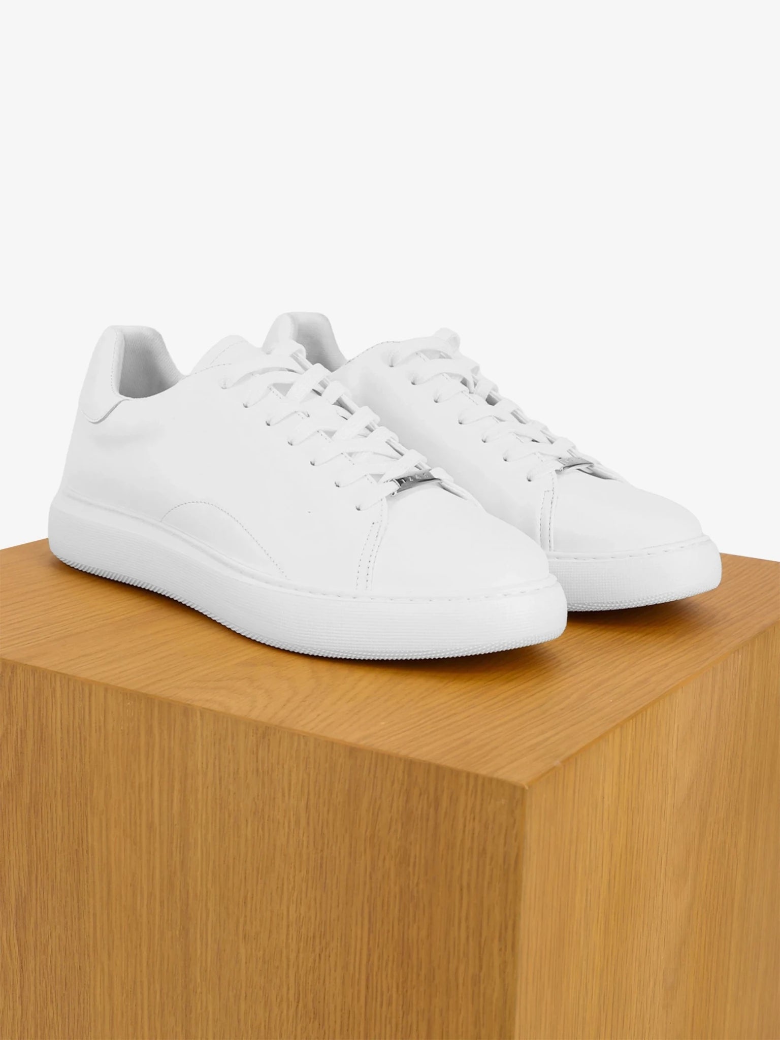 Basket en cuir blanche - IZAC