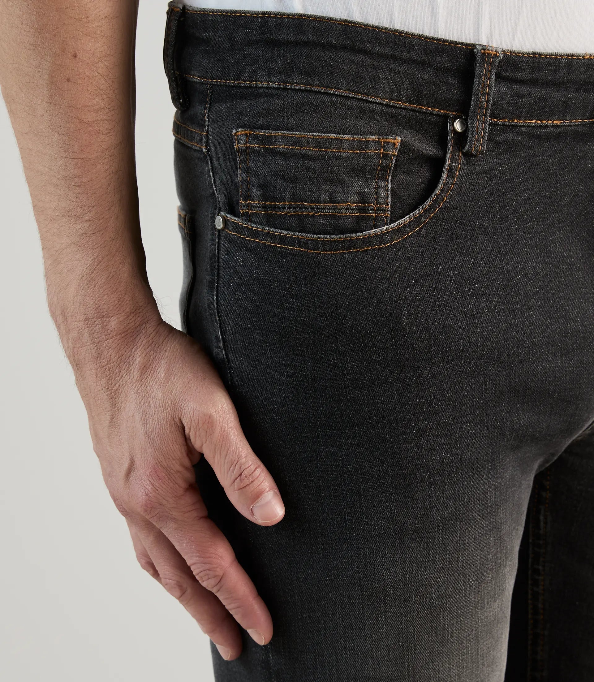 Jean 5 poches regular noir - IZAC