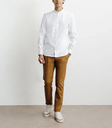 Chemise casual col mao avec coudière en suède blanche