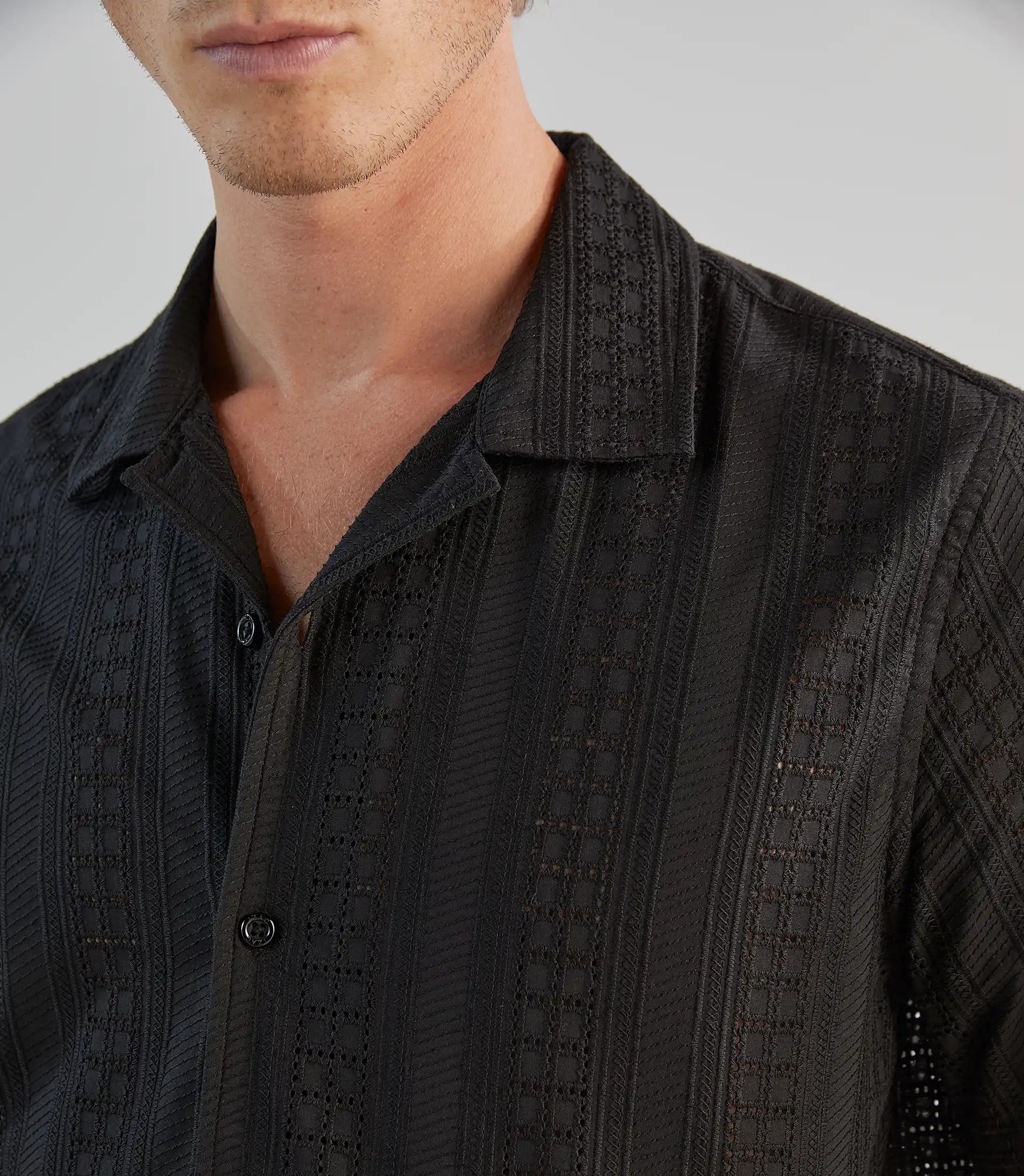 Chemise casual brodée noire - IZAC