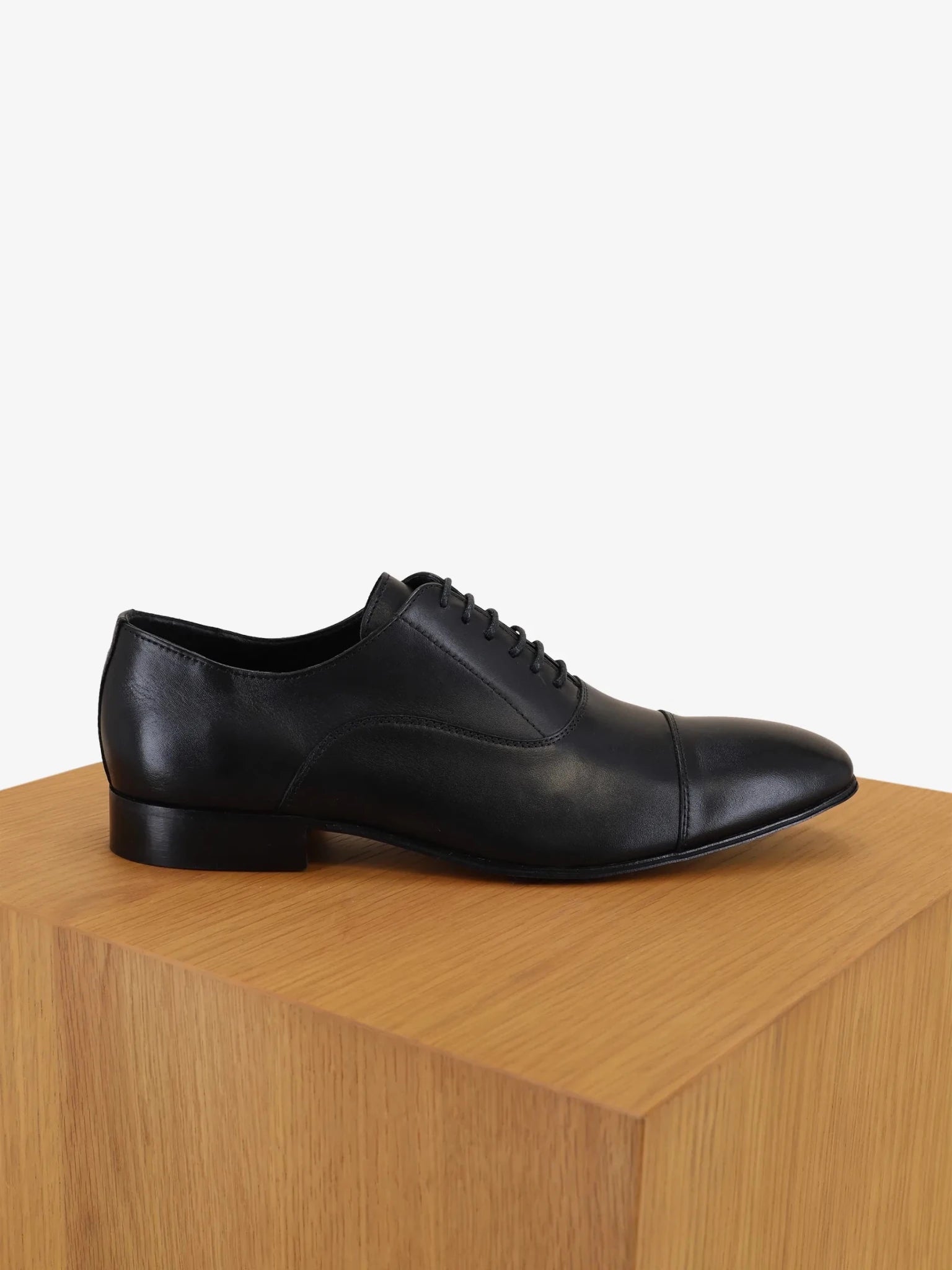 Chaussures richelieu en cuir noir - IZAC