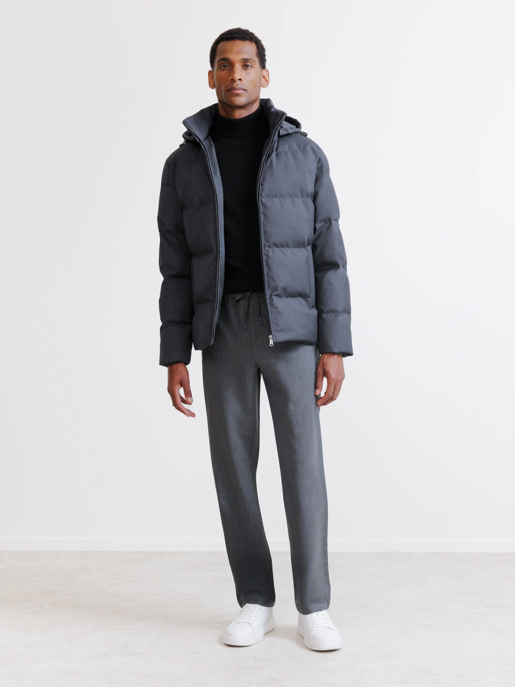 Short charcoal down jacket