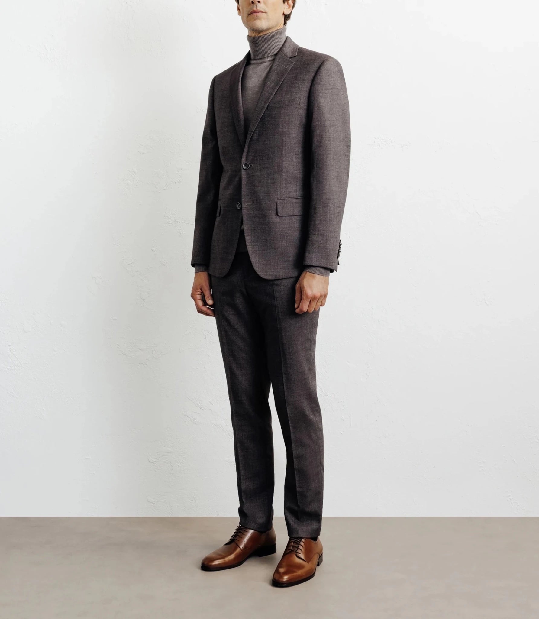 Costume with brown buttons