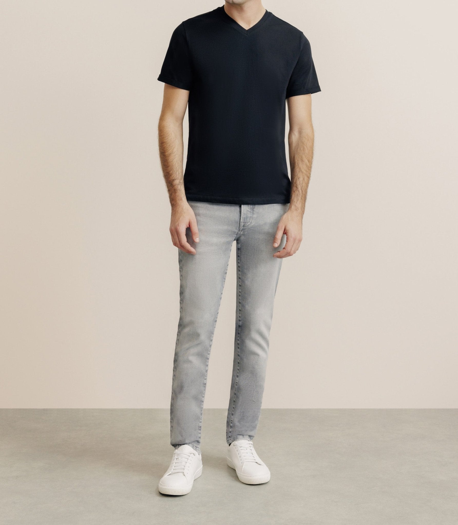 Pack de 2 t-shirts col V noir et blanc - IZAC