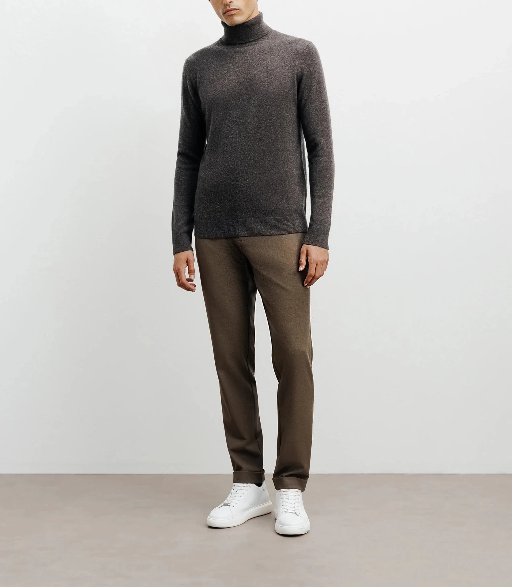 100% brown cashmere turtleneck