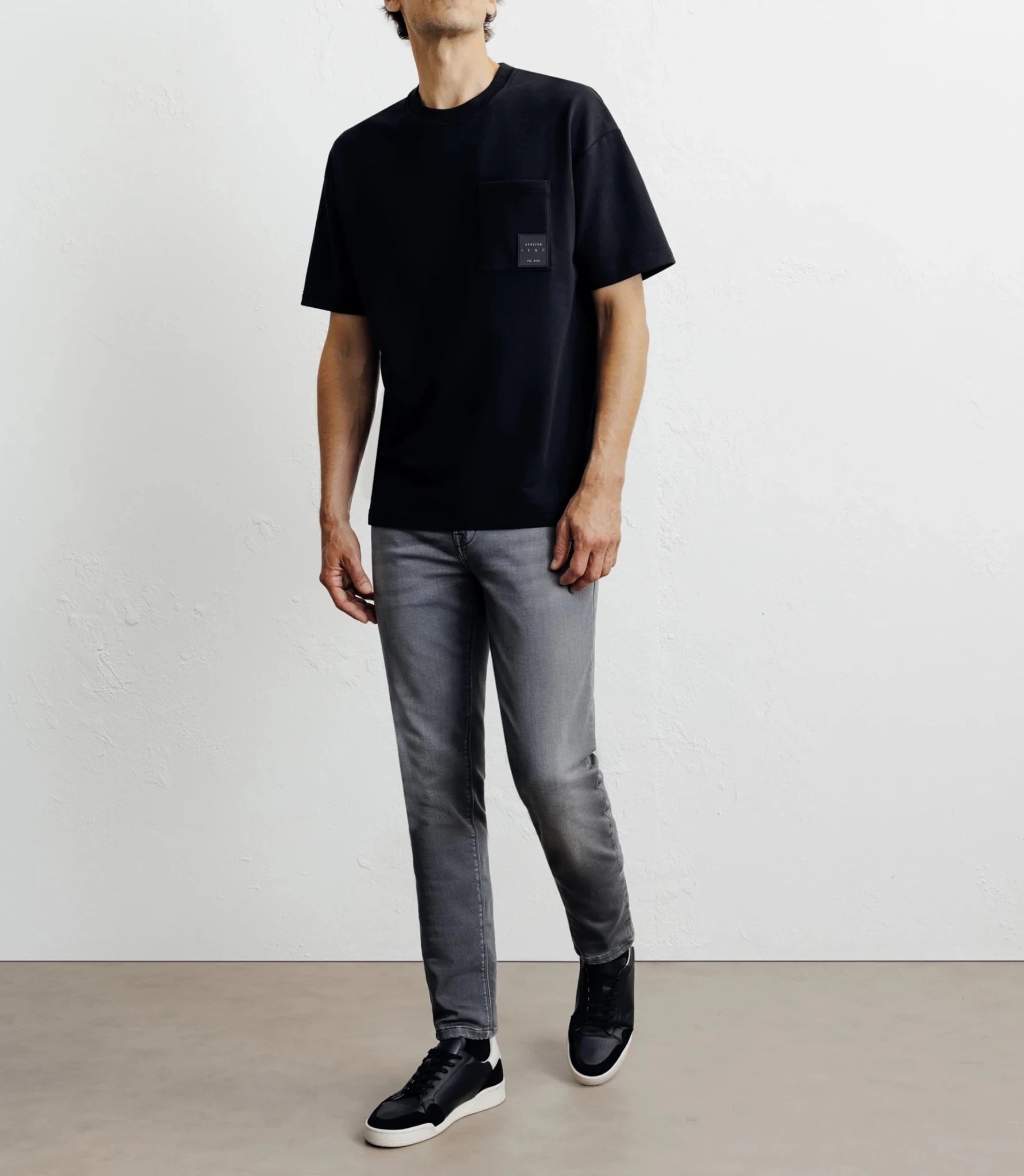 Oversized round-neck T-shirt, black