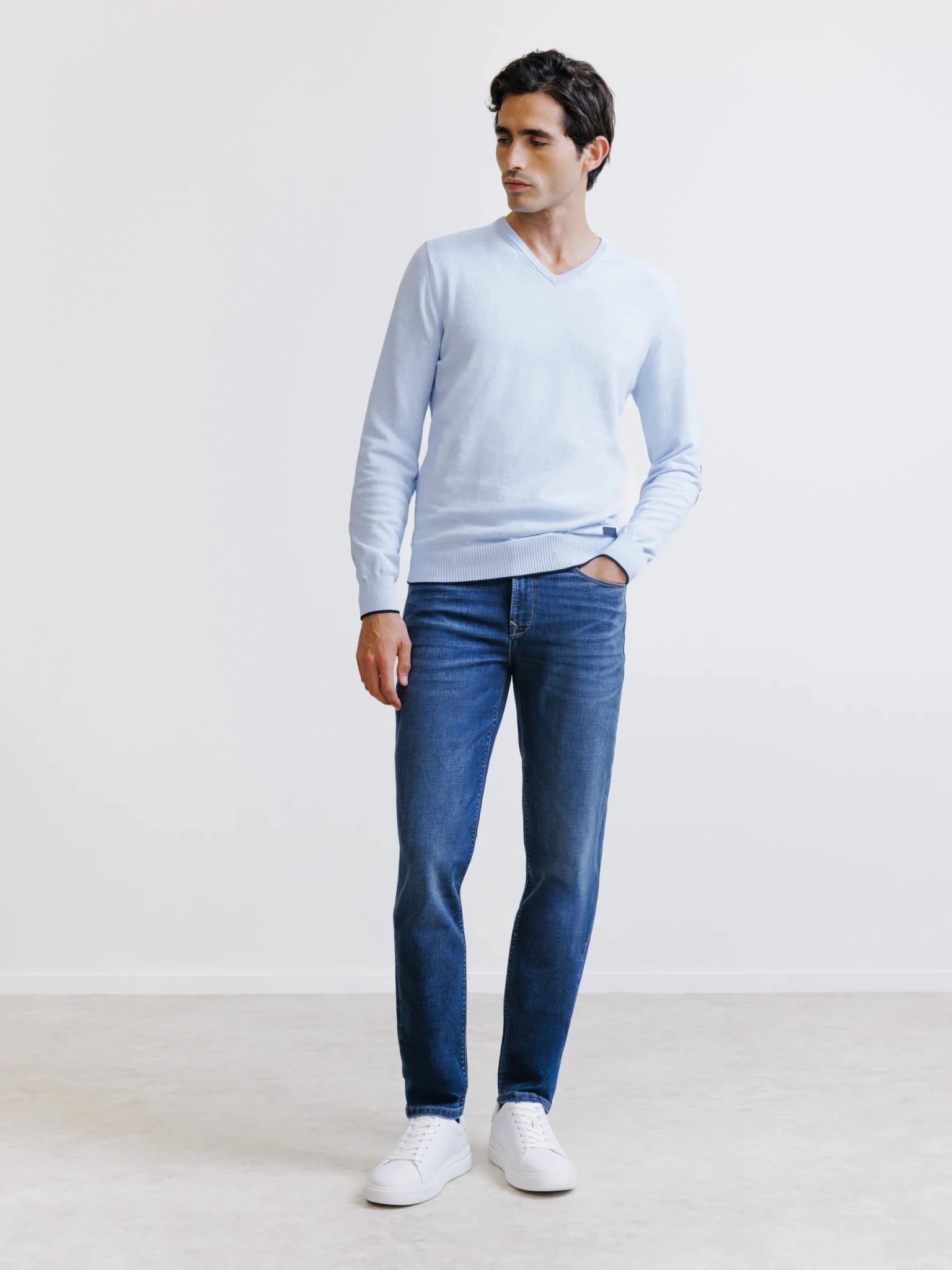 Pull col V bleu ciel - IZAC