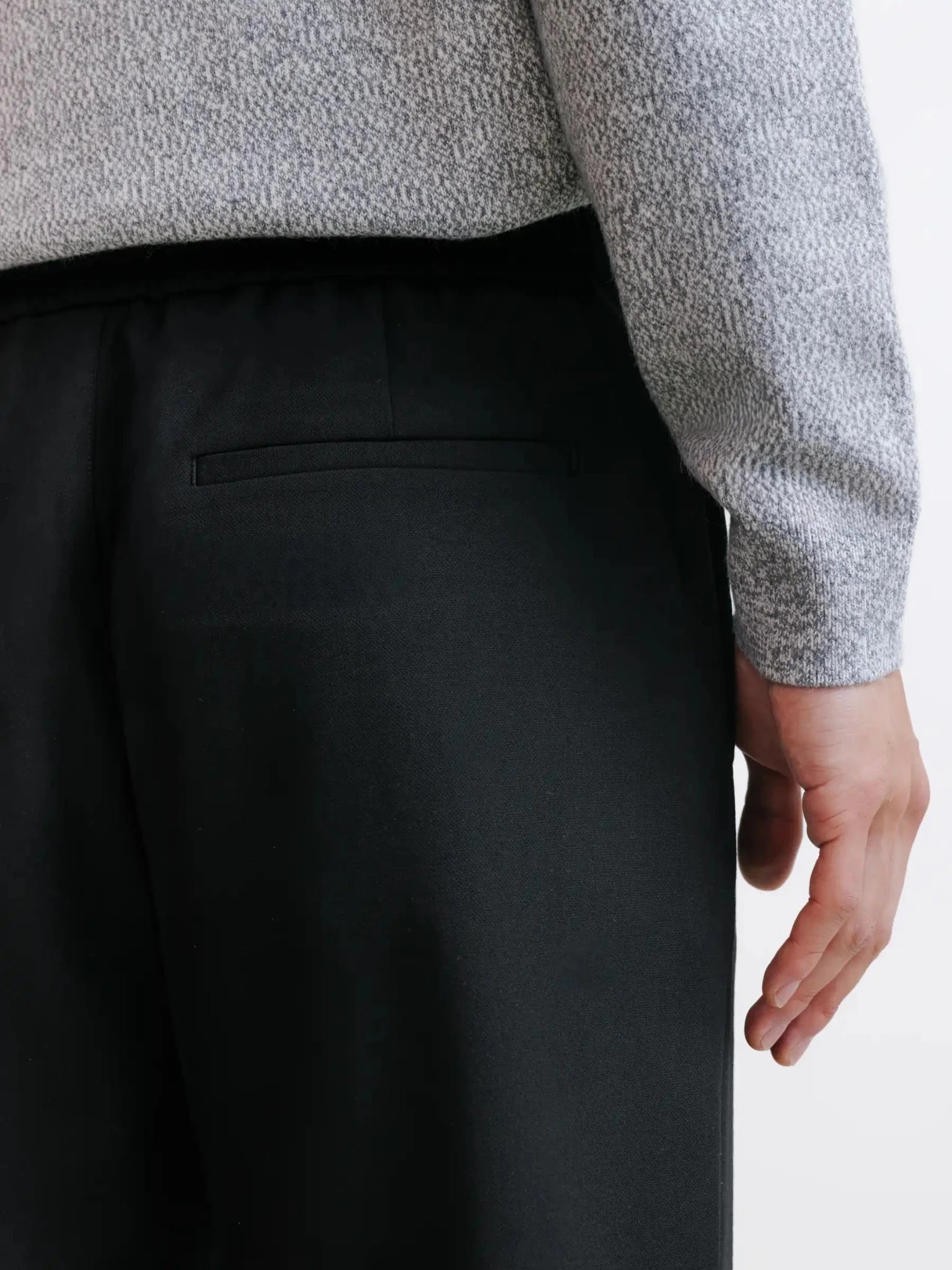 Pantalon à taille élastiquée noir