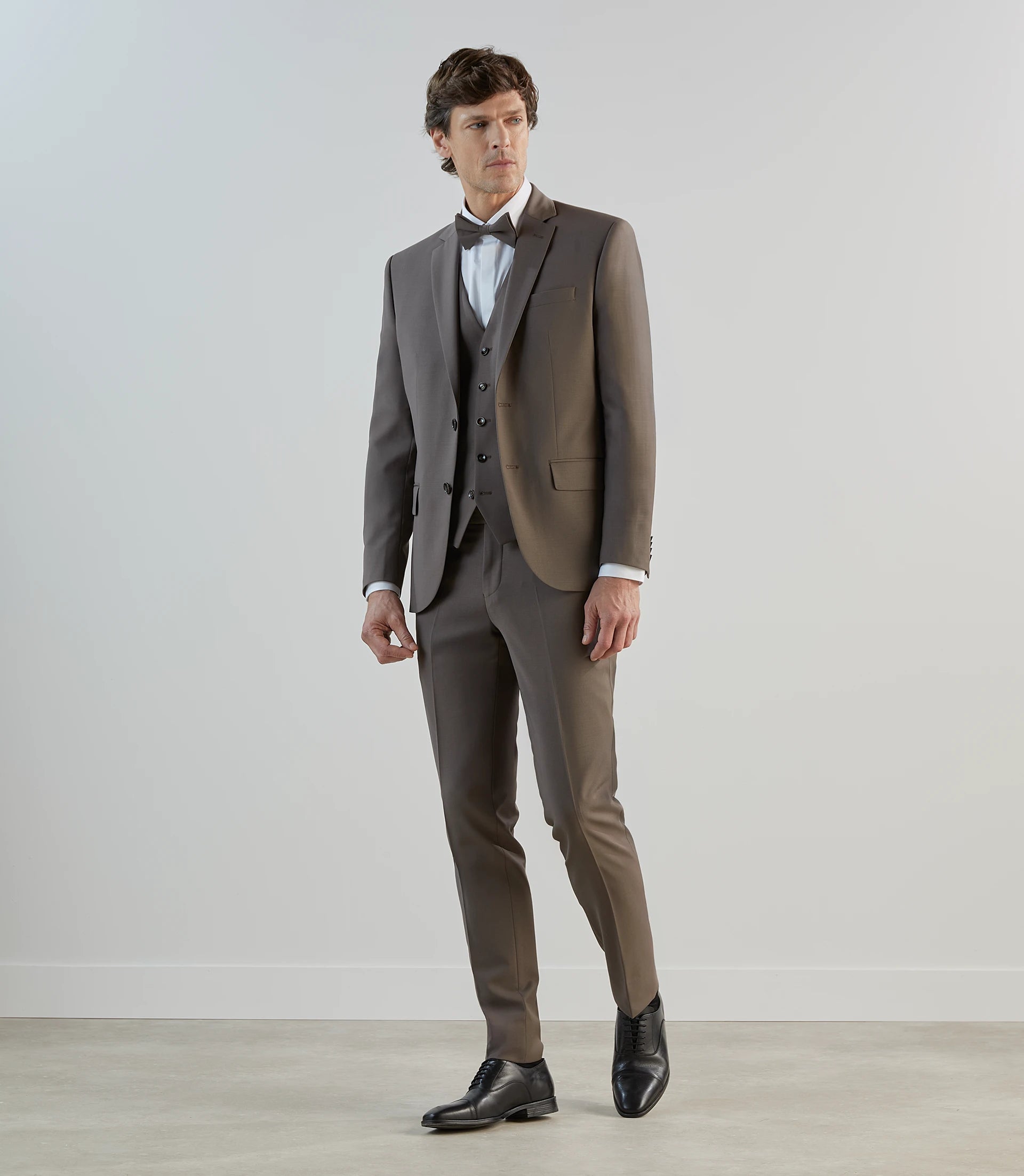 Costume 2 boutons en laine majoritaire chataigne - IZAC