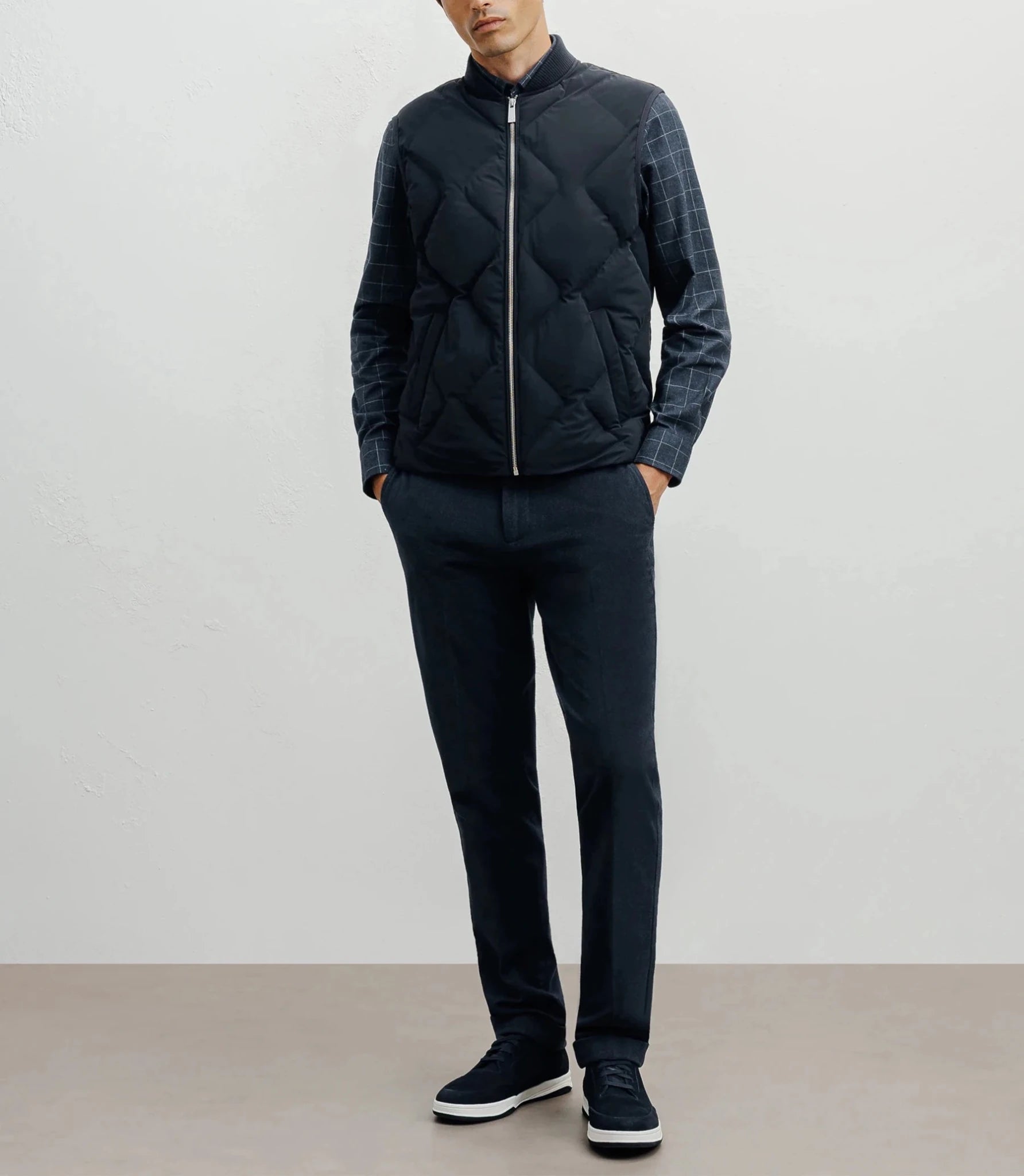 Sleeveless down jacket navy