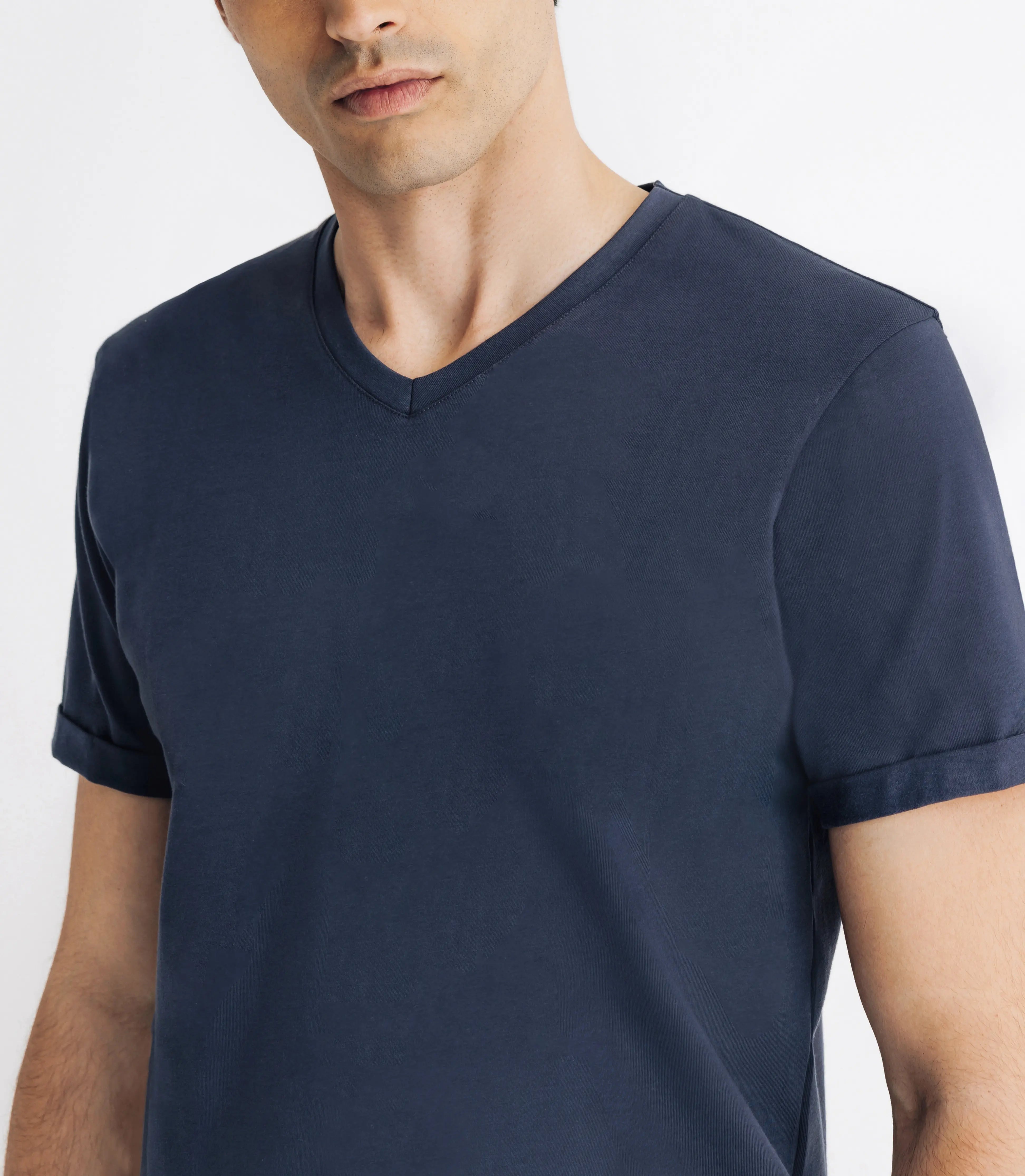 T-shirt col V marine - IZAC