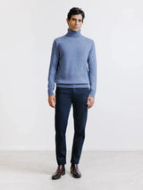 Pull en laine col roulé indigo