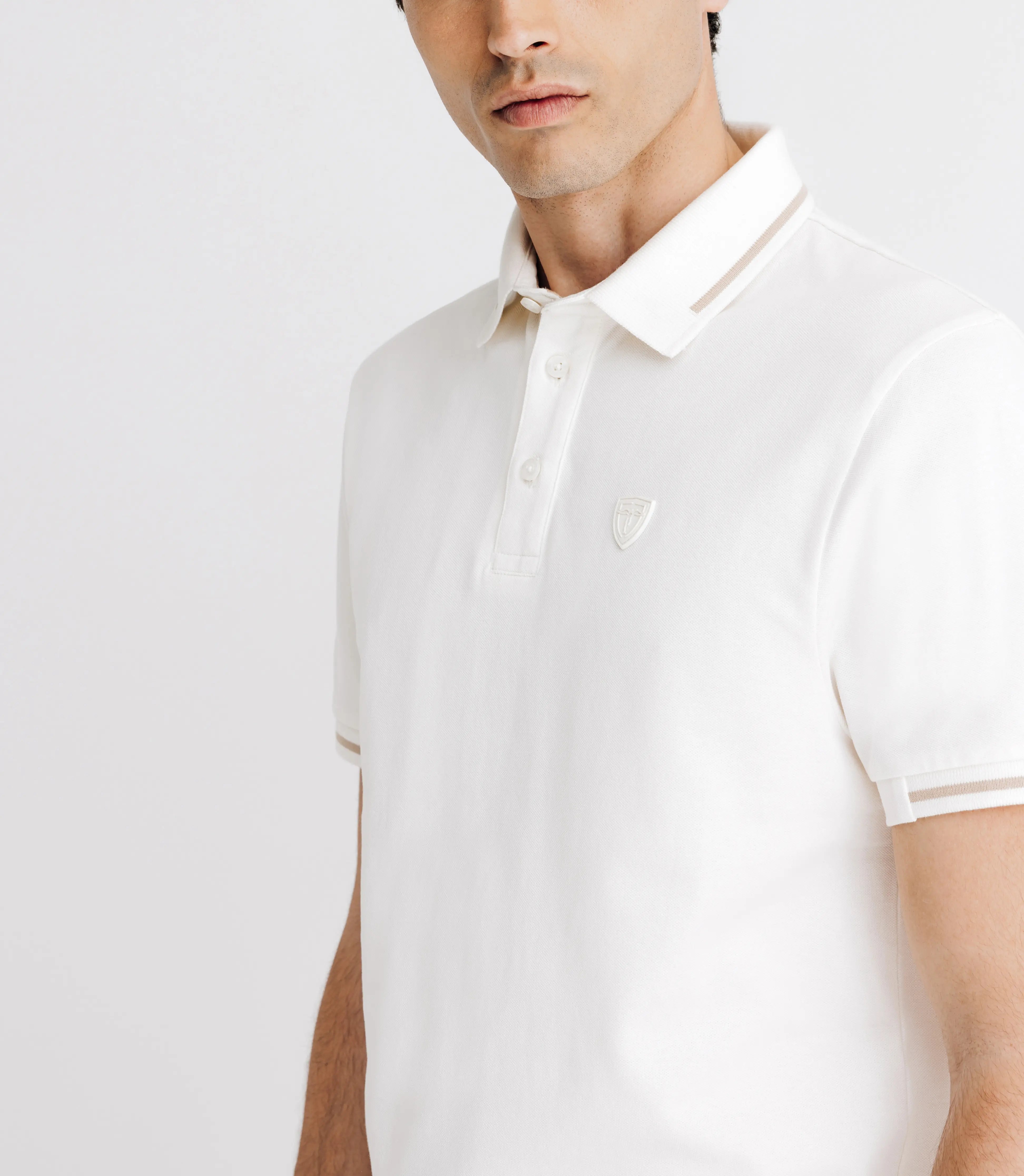 Polo avec rayures sur le col écru - IZAC