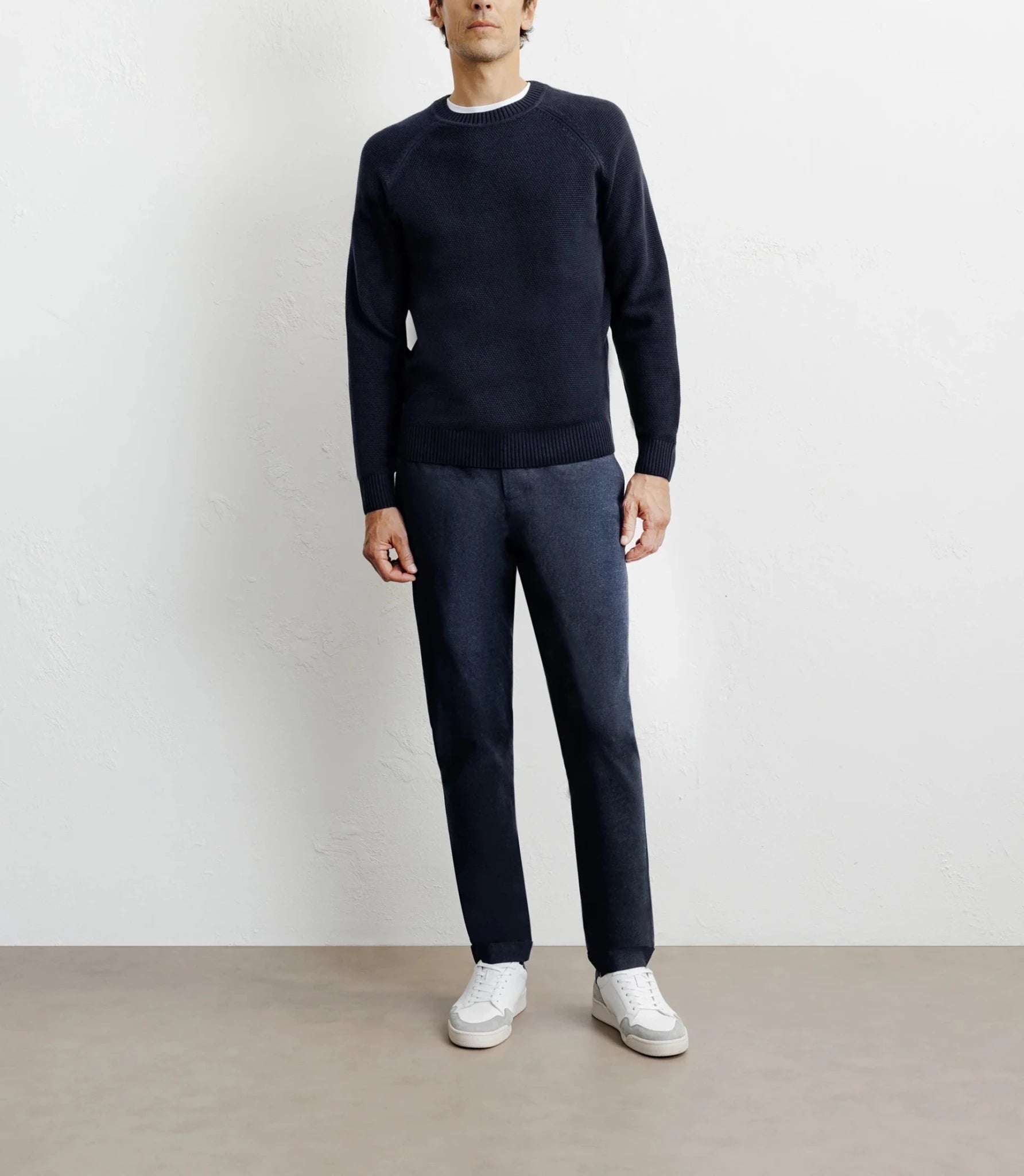 Round-neck sweater with navy stitch pattern