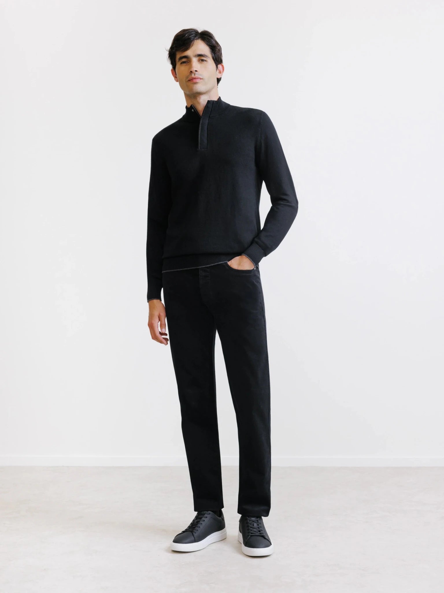Pull col montant noir - IZAC