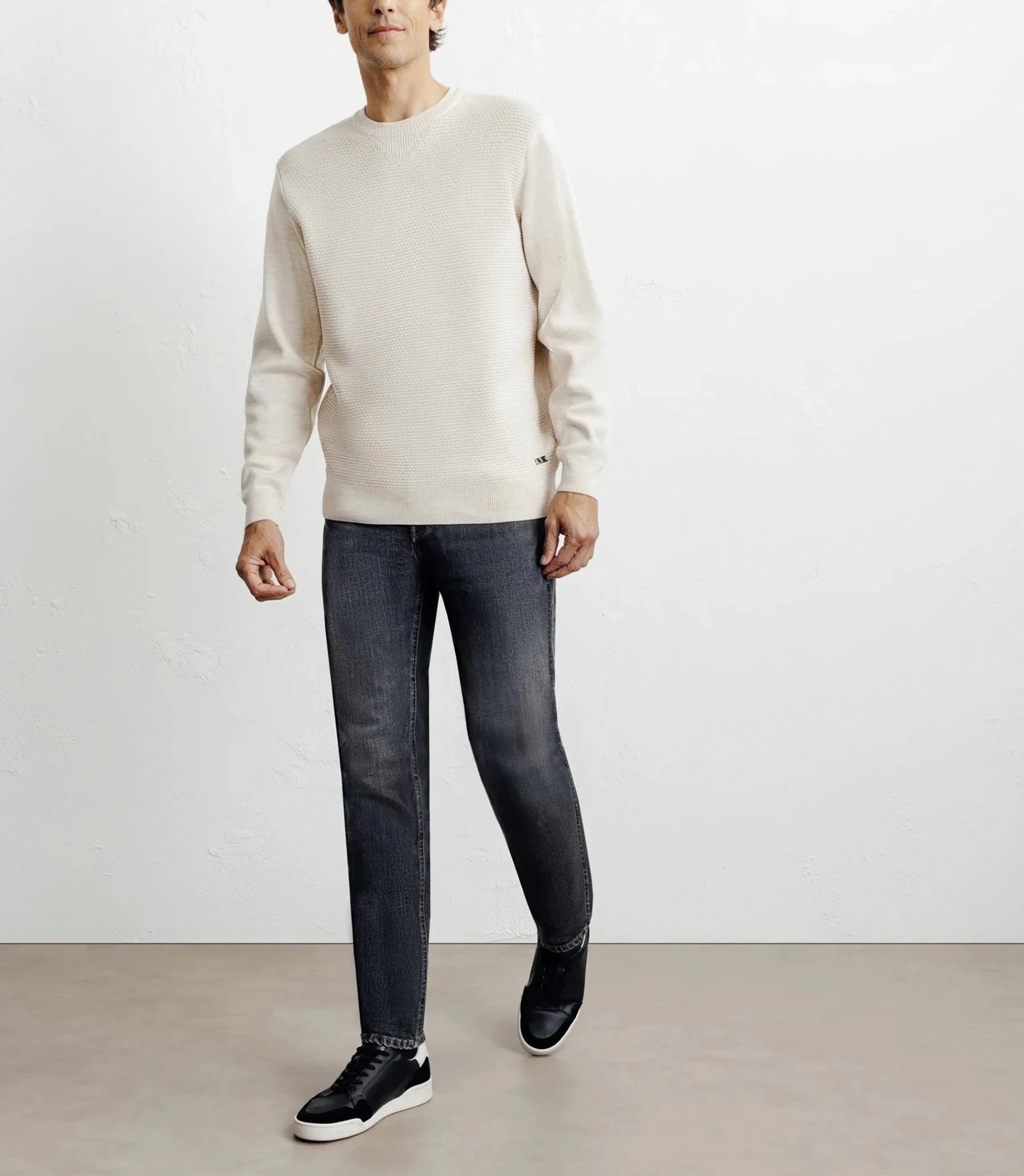 Pull col rond jeux de points beige - IZAC