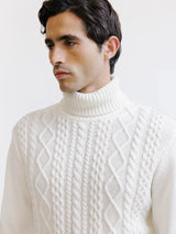 Pull col roulé en maille torsadée écru