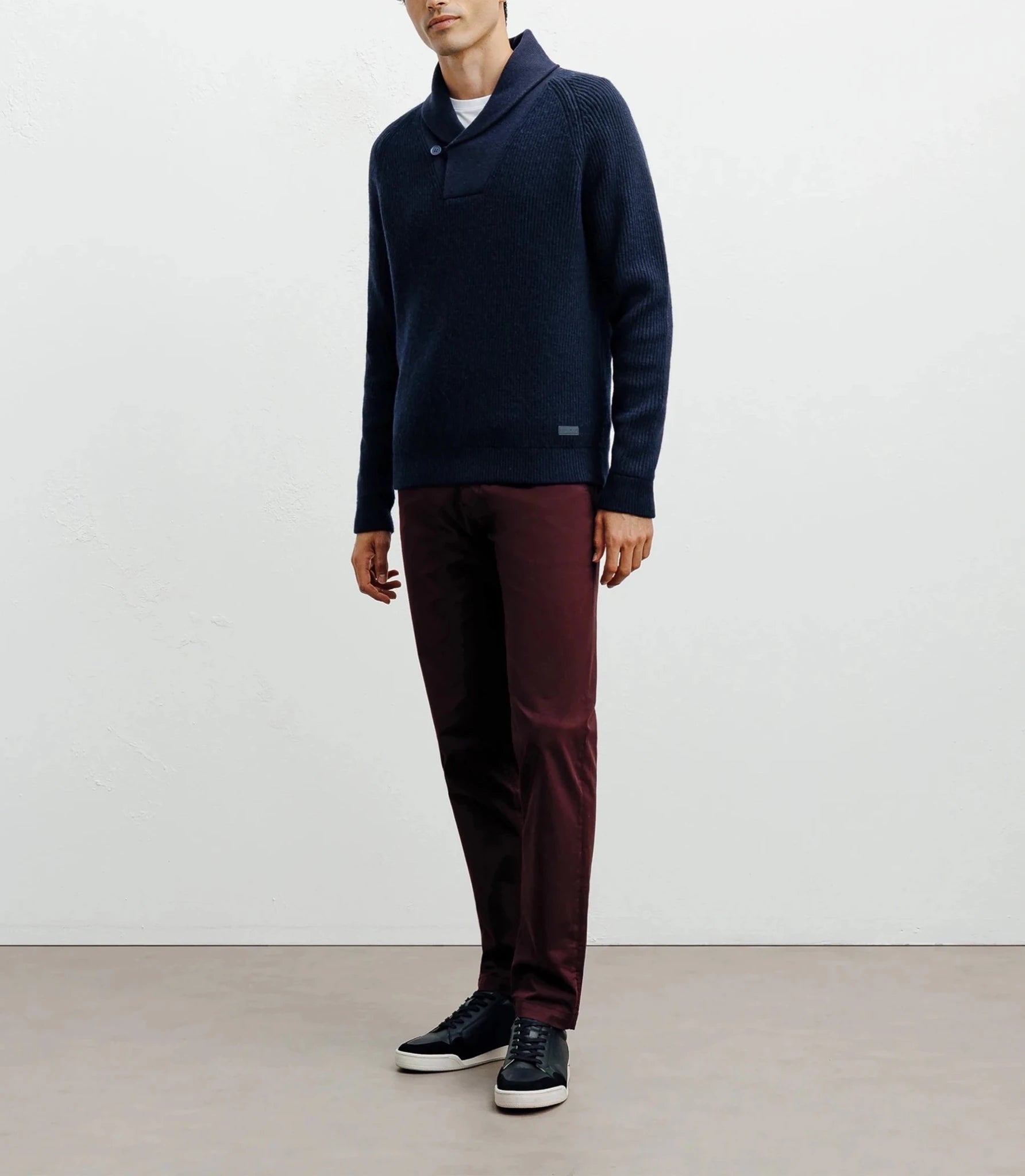 Pull en laine col châle marine - IZAC