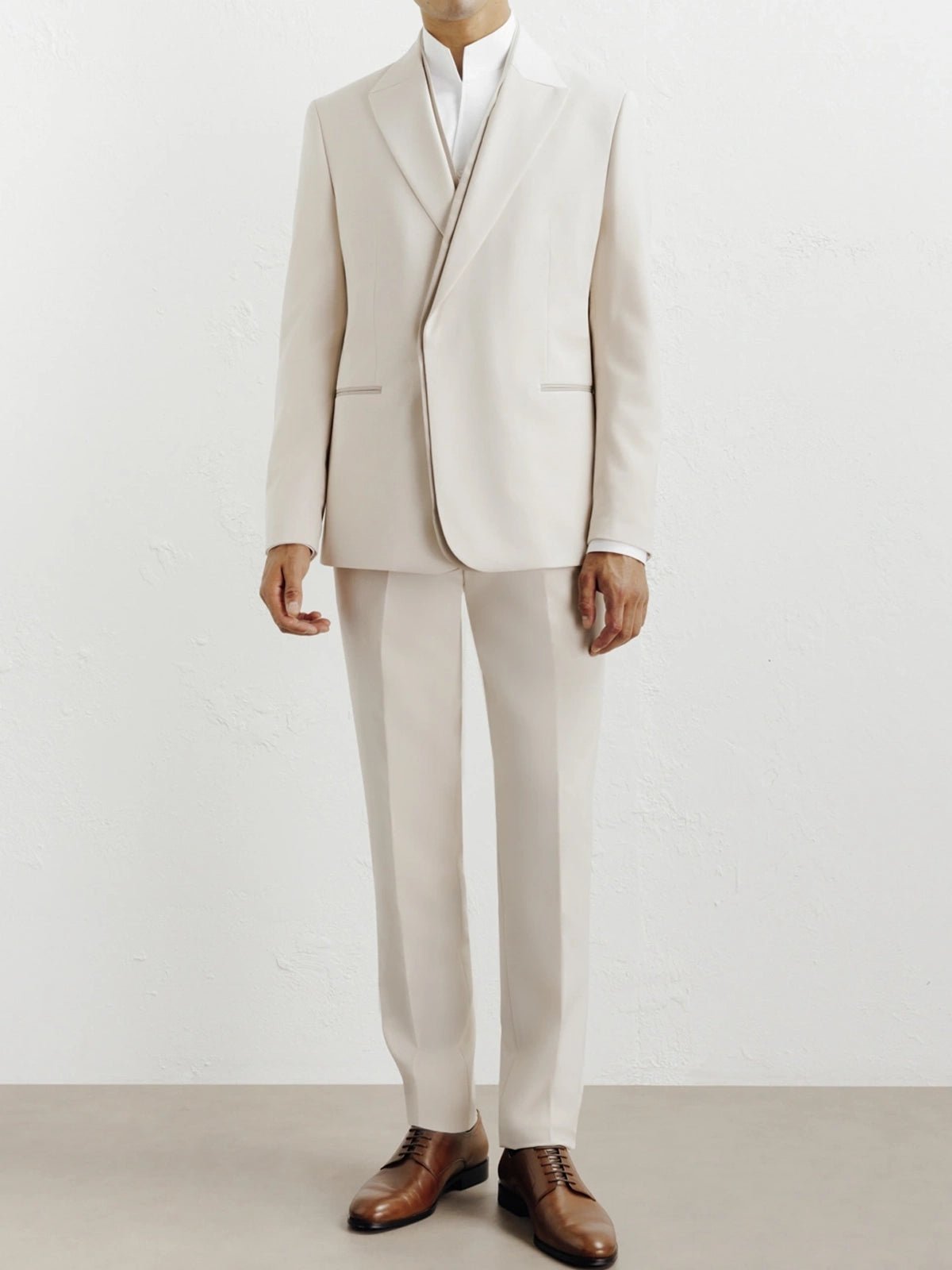 Costume croisé ecru