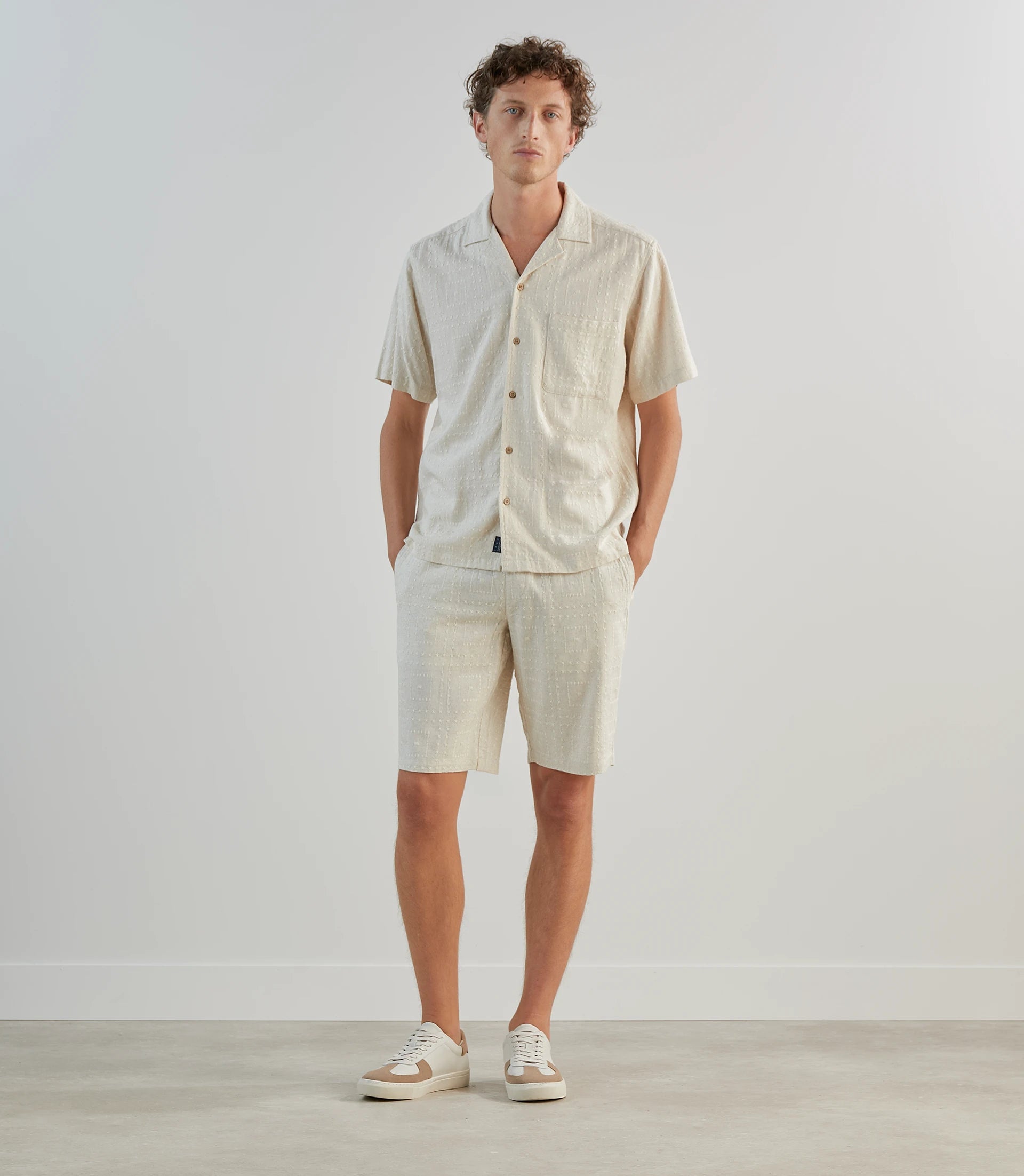 Chemise casual brodée beige - IZAC