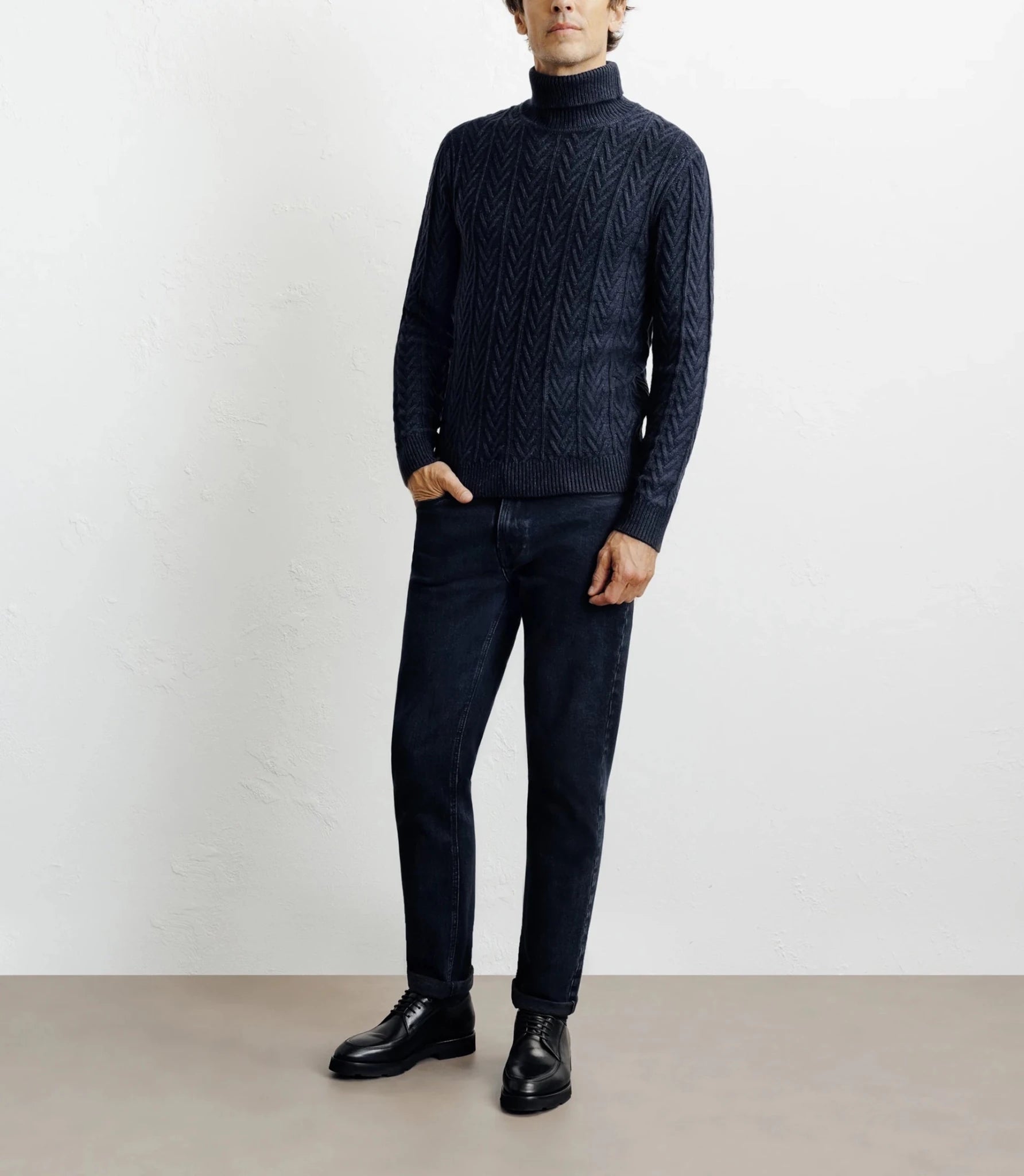 Pull col roulé torsadé marine - IZAC