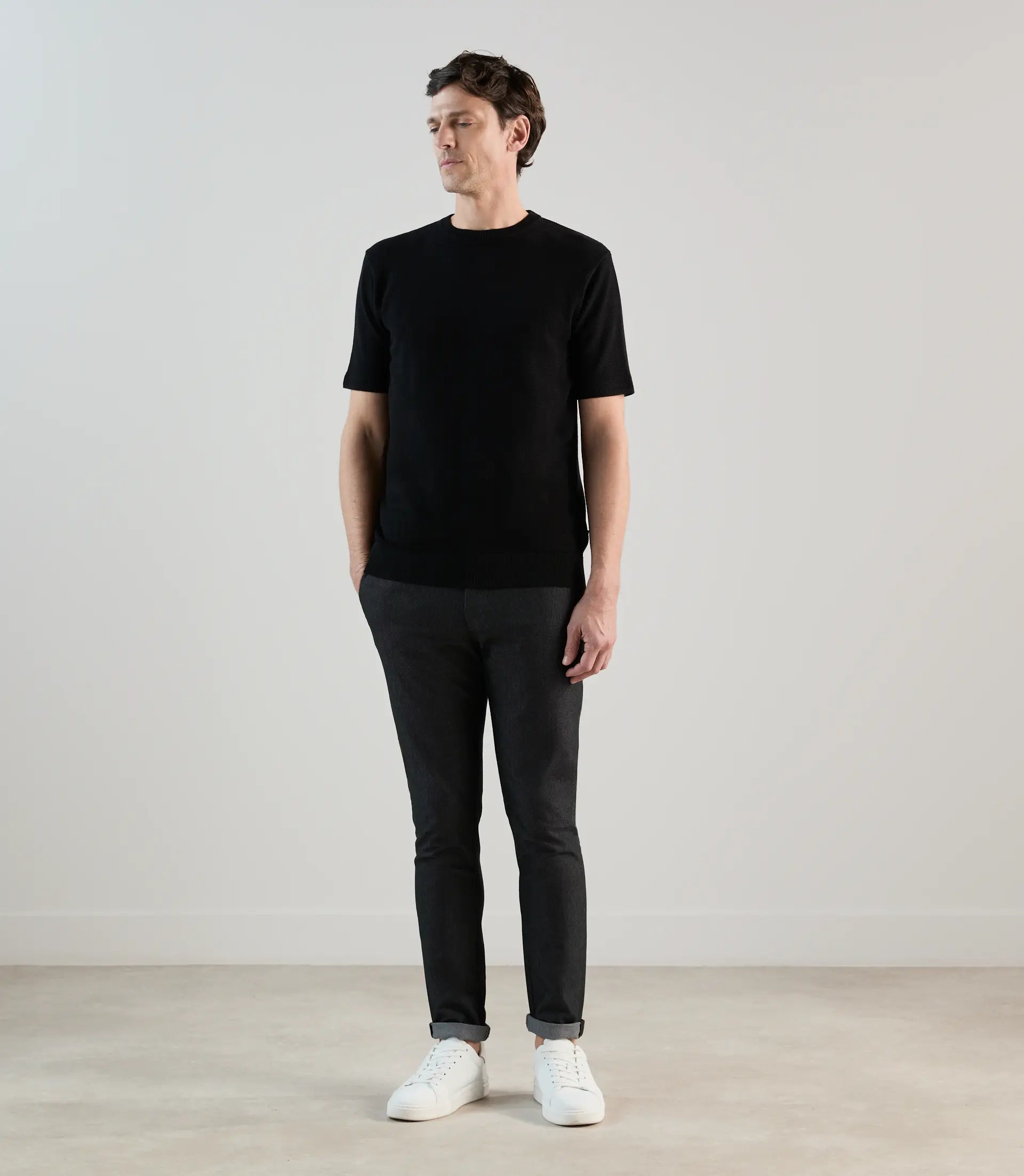 T-shirt à manches courtes en jeu de points noir - IZAC