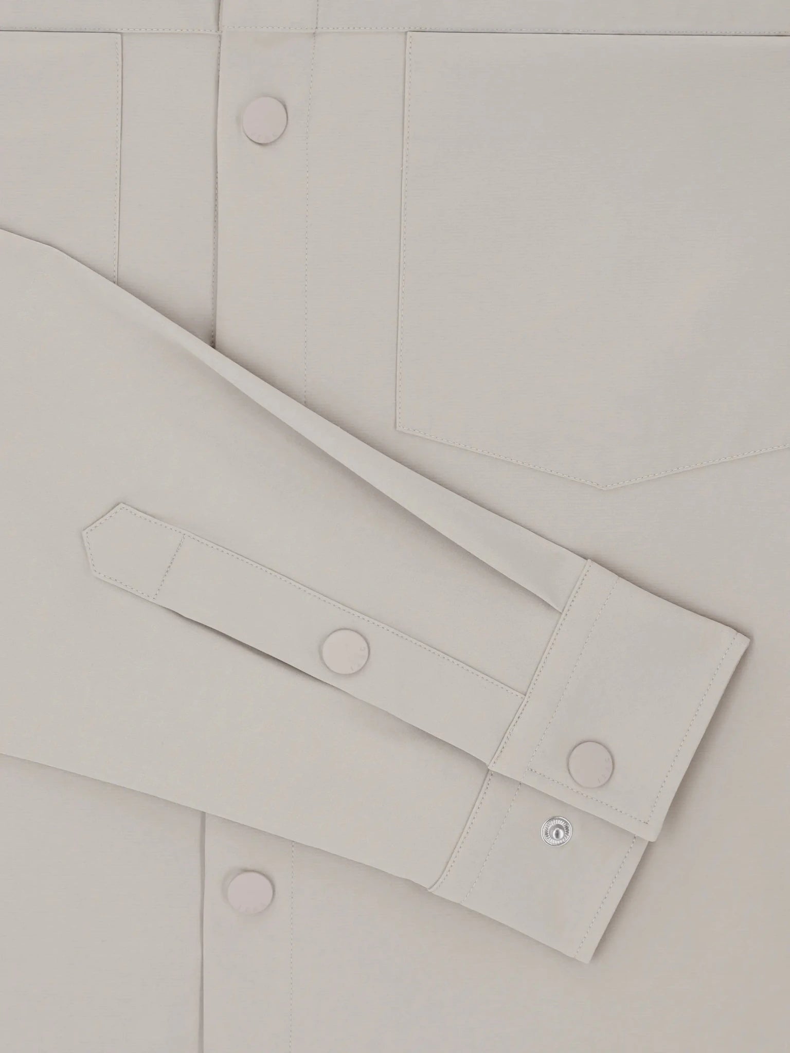 Surchemise matière technique beige - IZAC