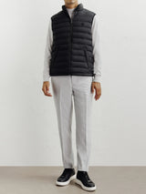Light jacket without black sleeve