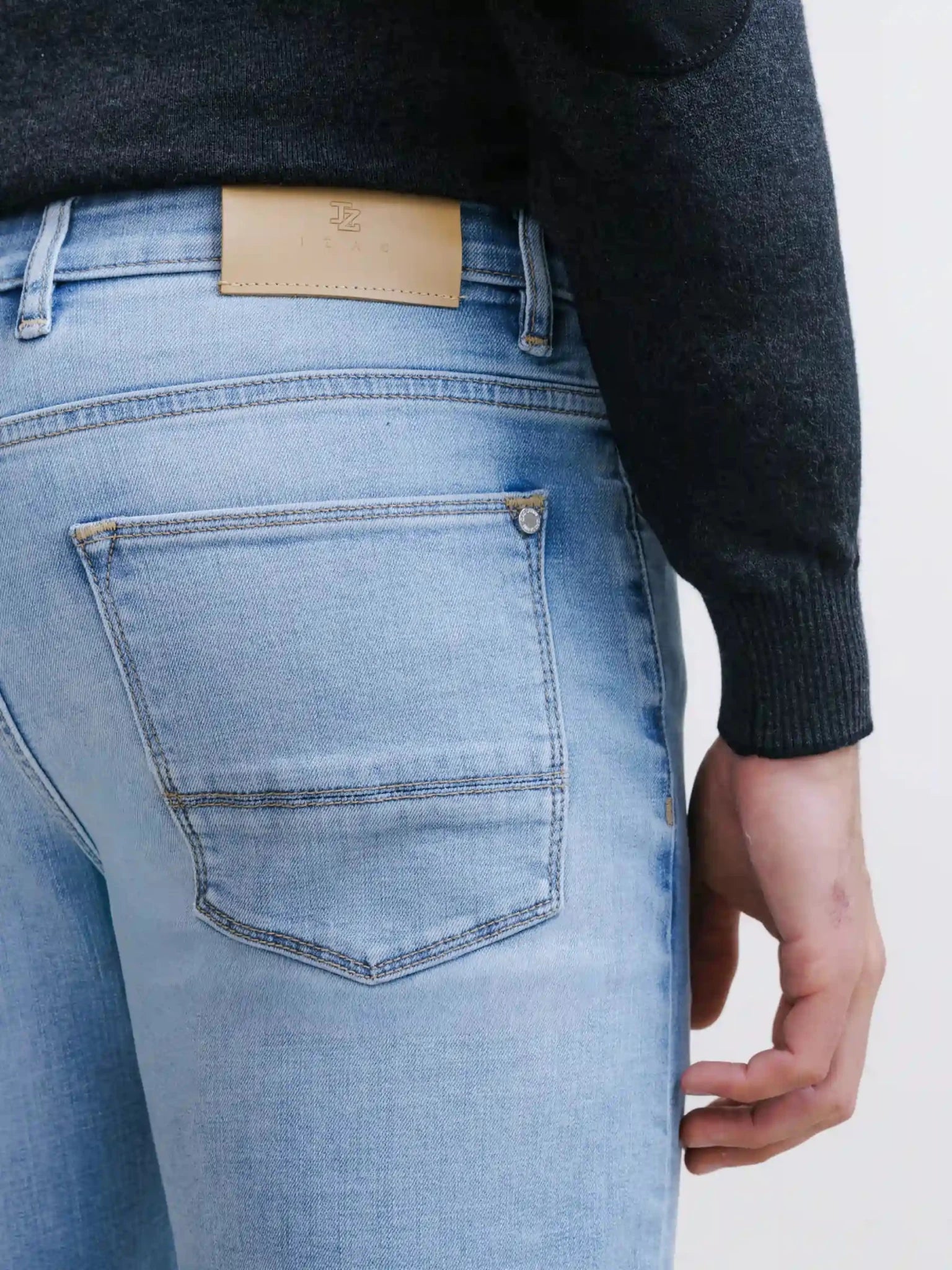 Jean 5 poches slim bleach - IZAC
