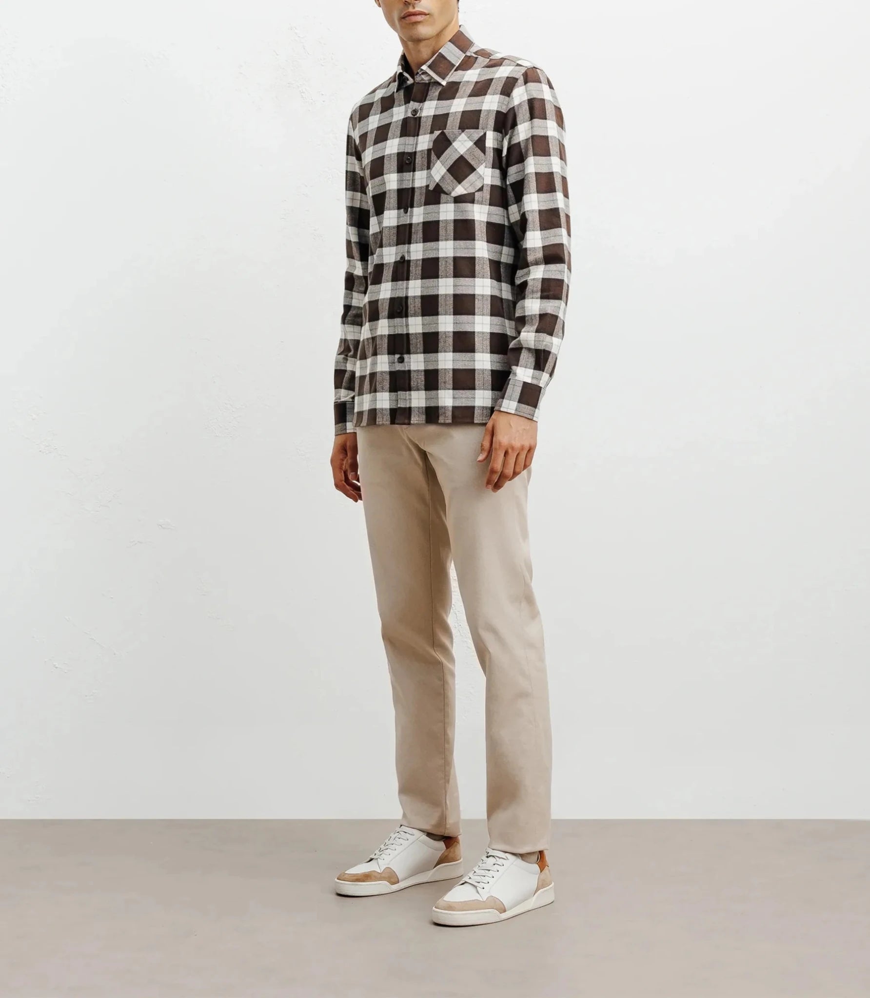 Chemise casual à petits carreaux marron