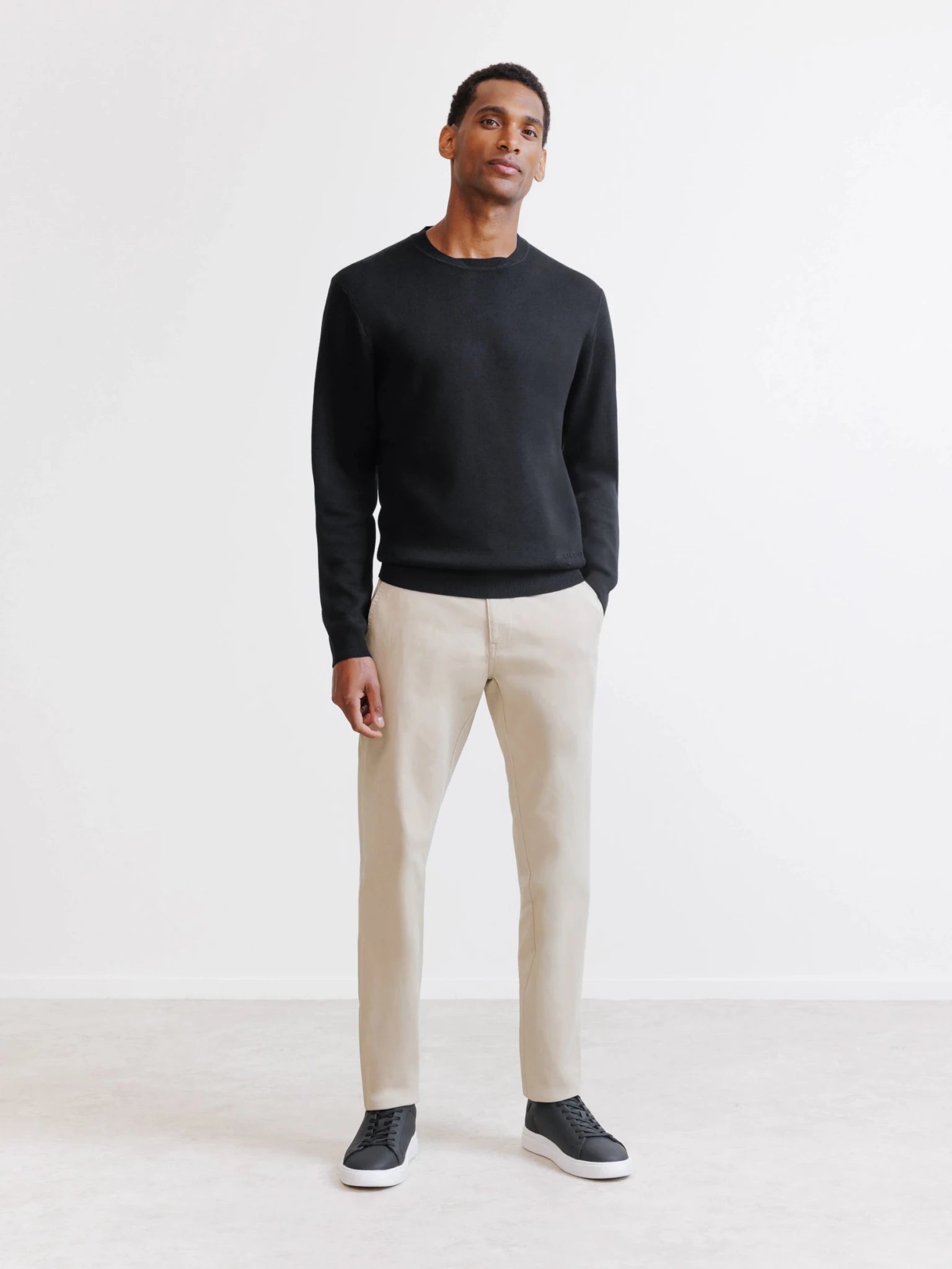Black teddy round-neck jumper