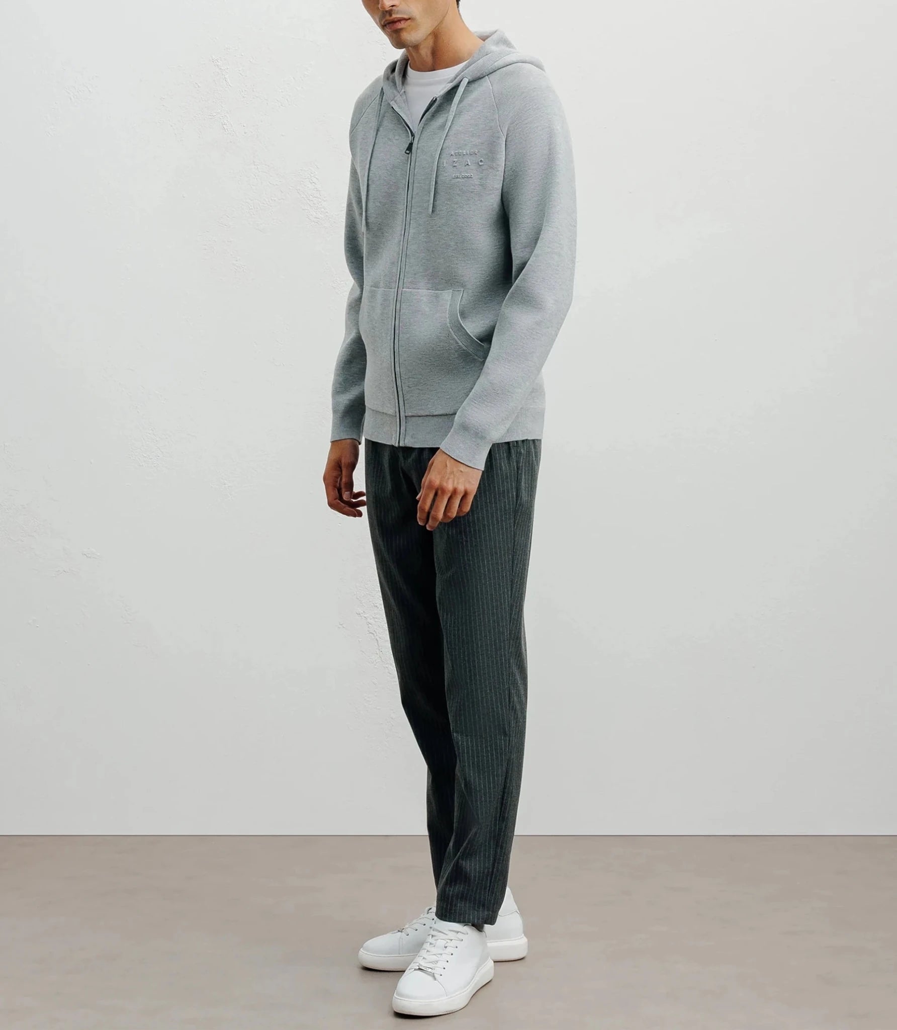 Hoodie zippé à capuche en maille gris chiné - IZAC
