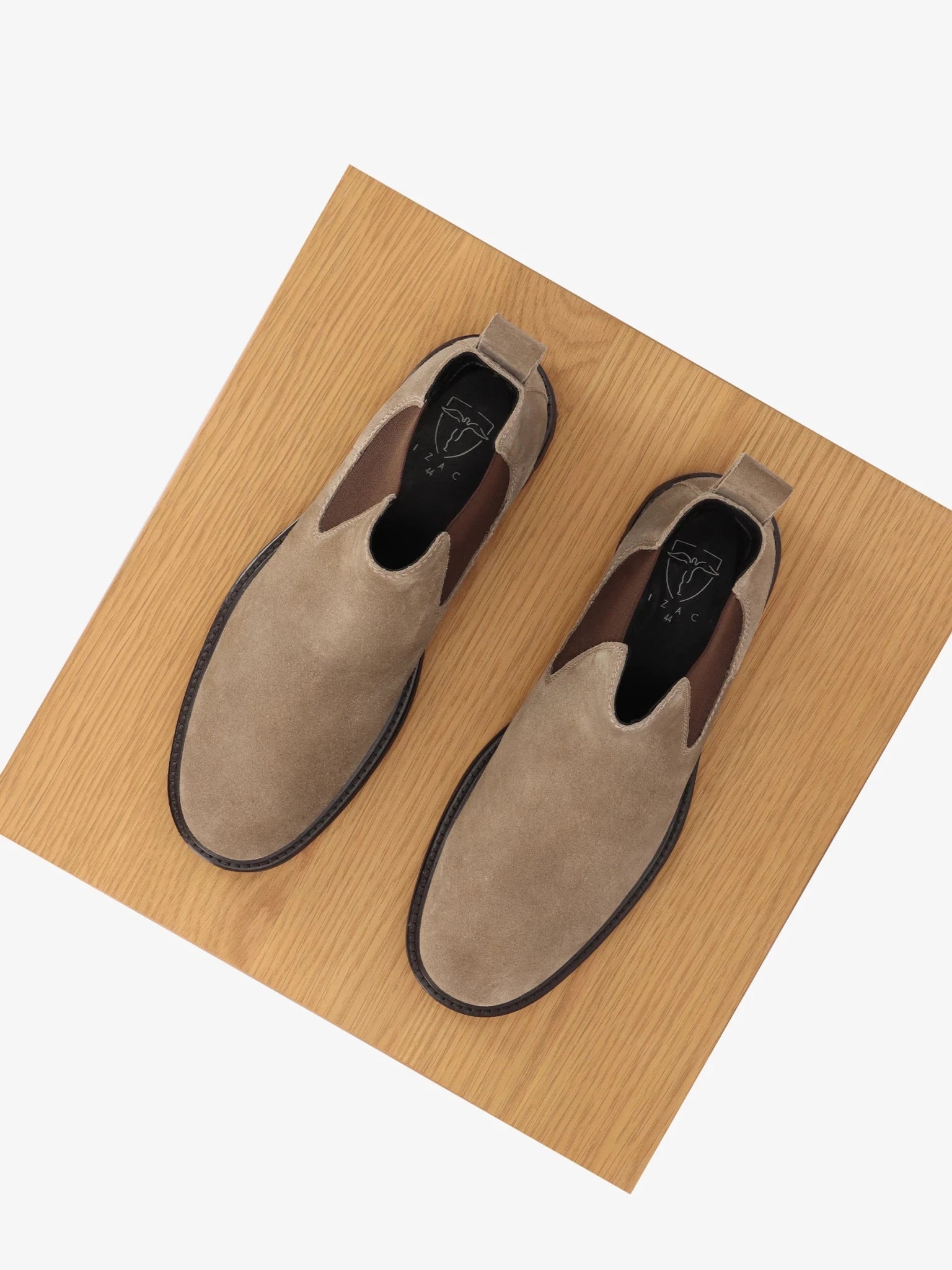 Bottines chelsea en suède taupe - IZAC