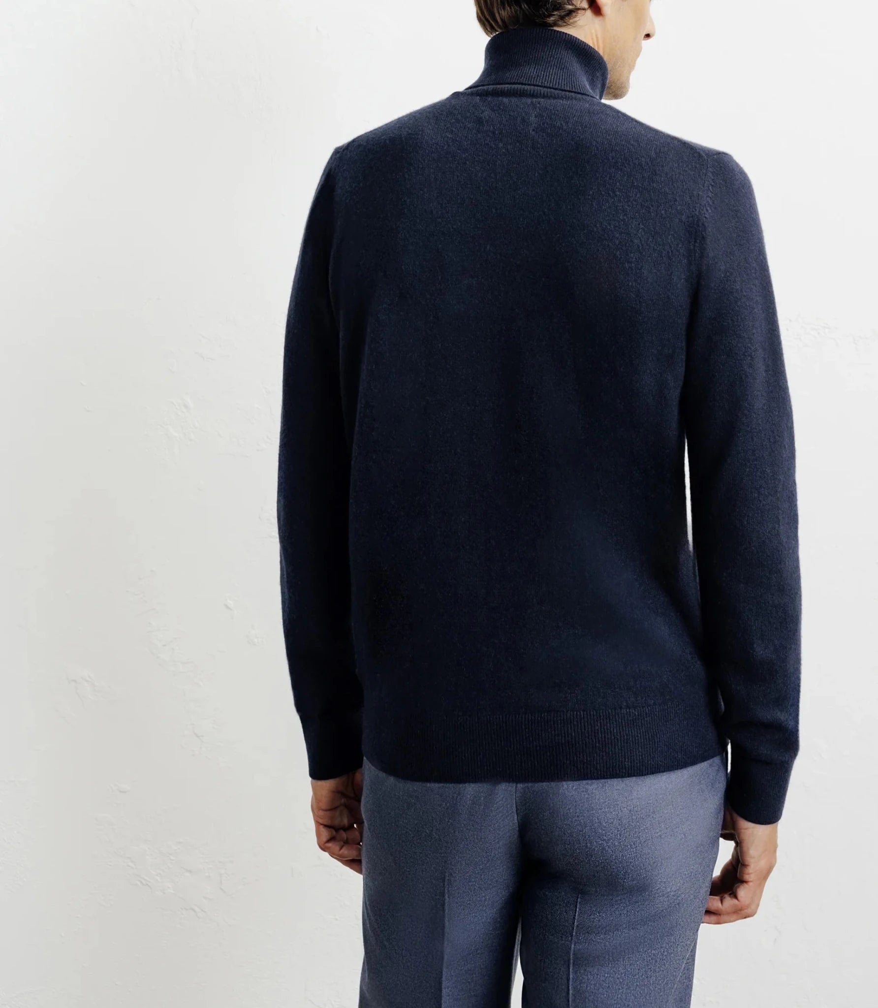 Pull col roulé 100% cachemire marine