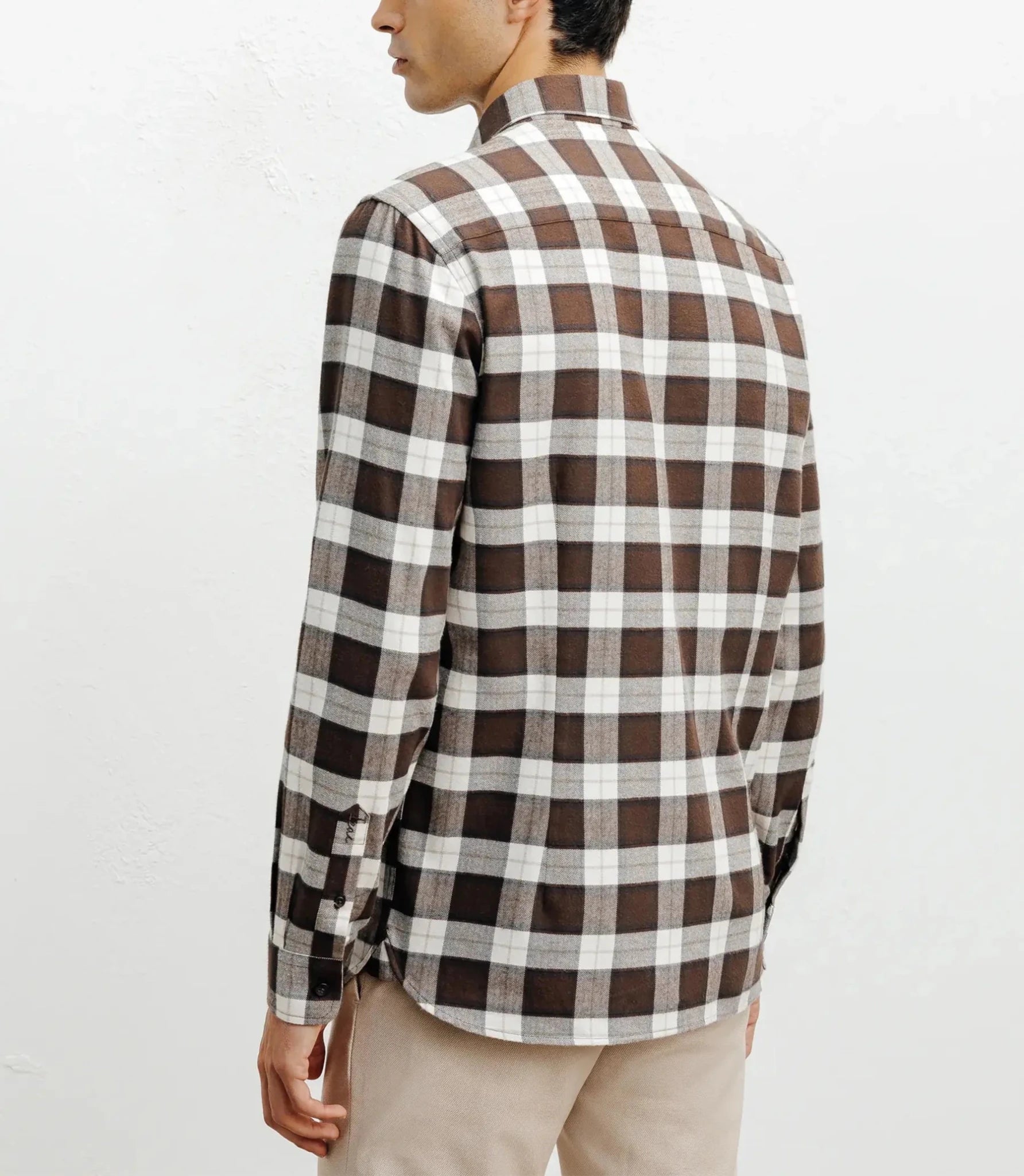 Chemise casual à petits carreaux marron