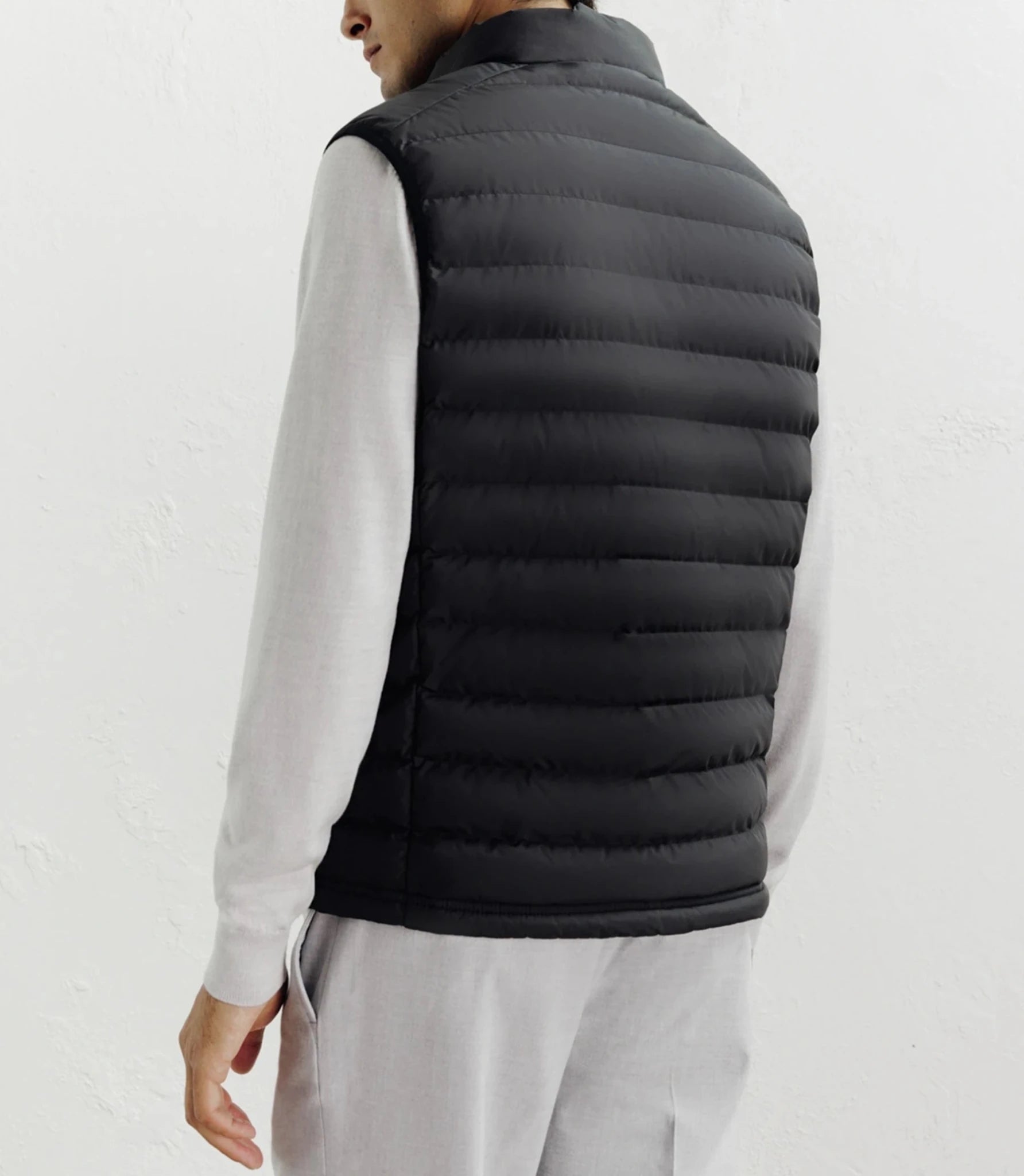 Light jacket without black sleeve