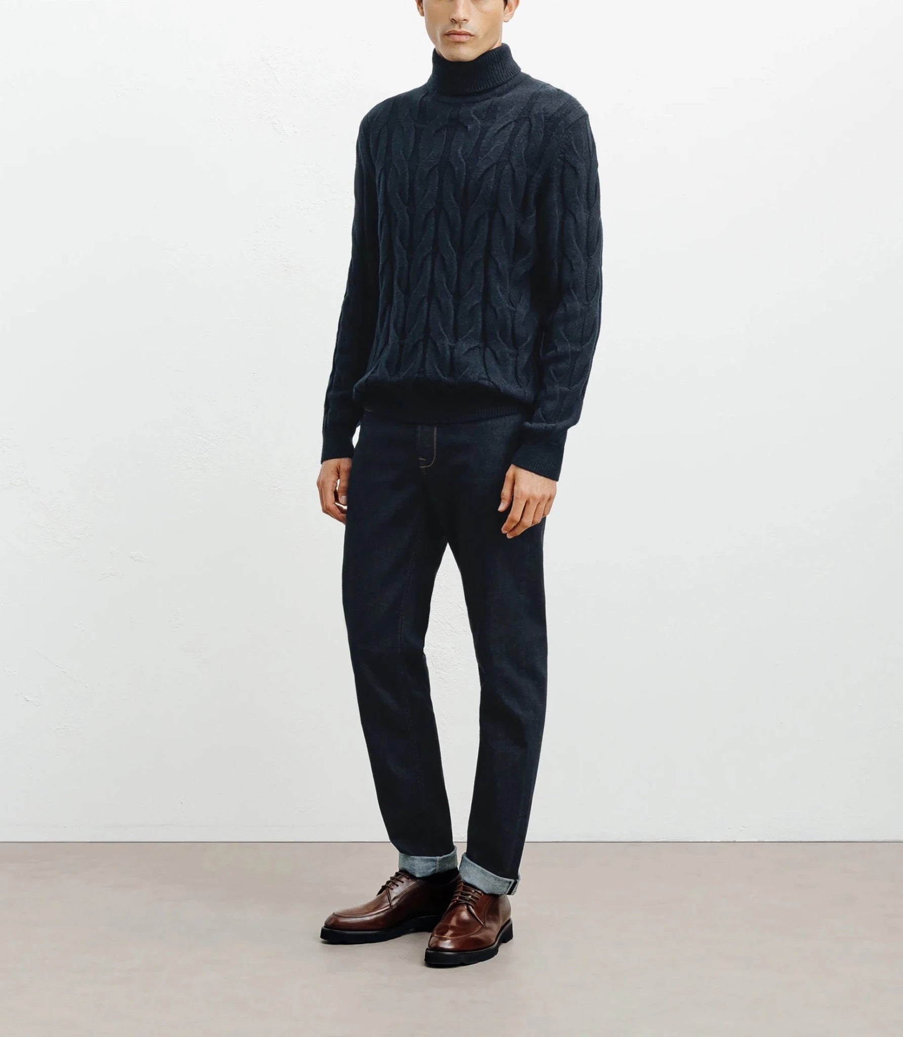Pull col roulé torsadé marine - IZAC