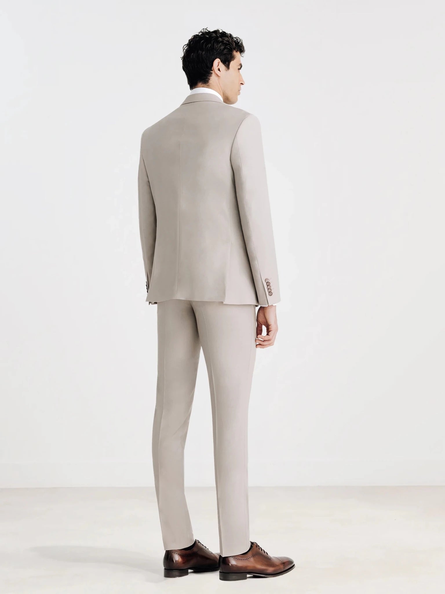Adjusted suit 2 beige buttons