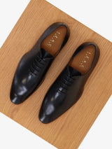 Black leather richelieu shoes