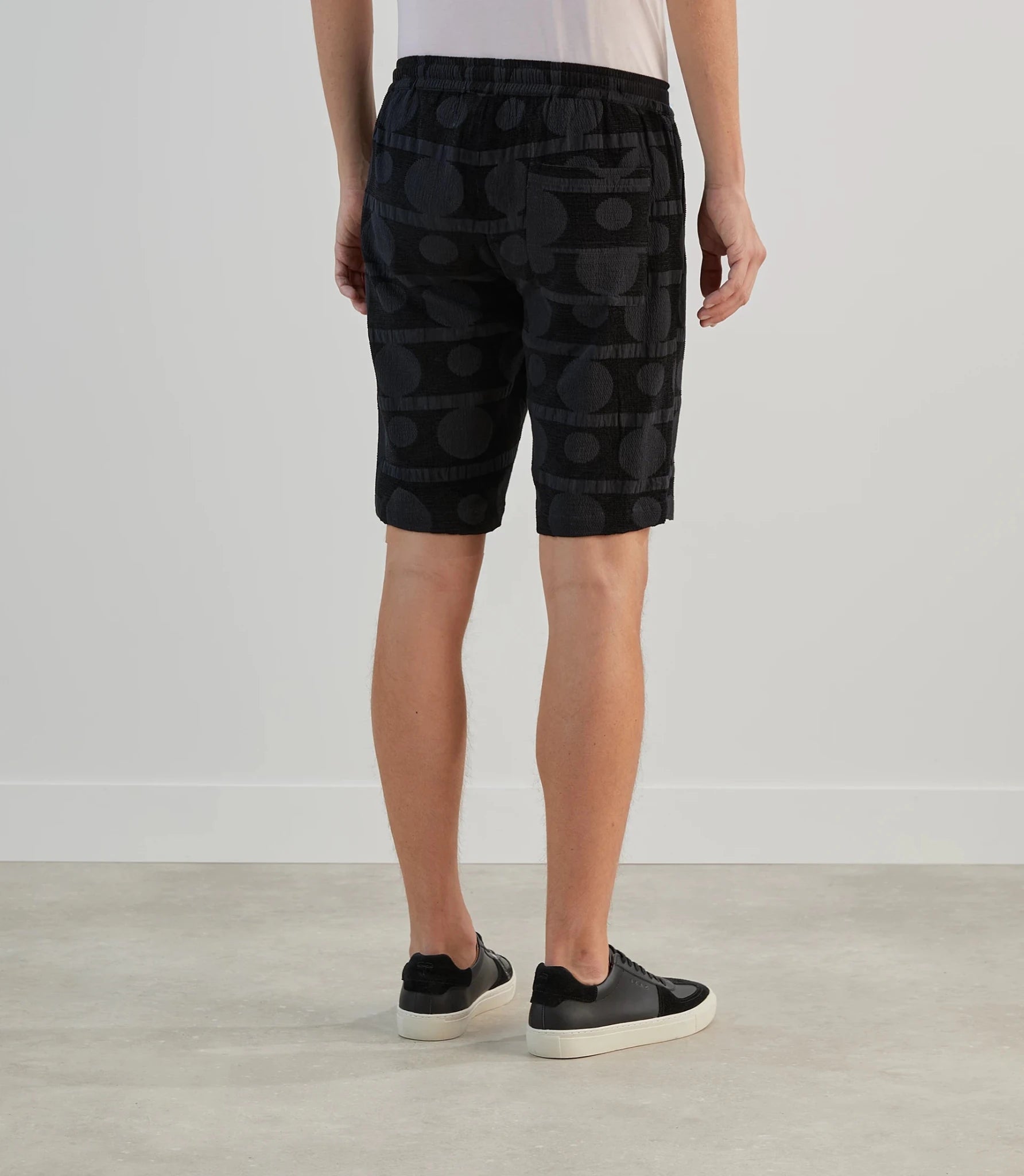 Bermuda avec cordon de serrage noir - IZAC