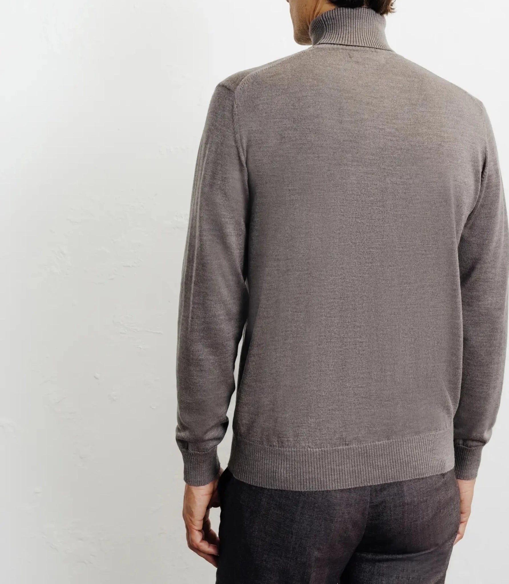 Pull col roulé châtain
