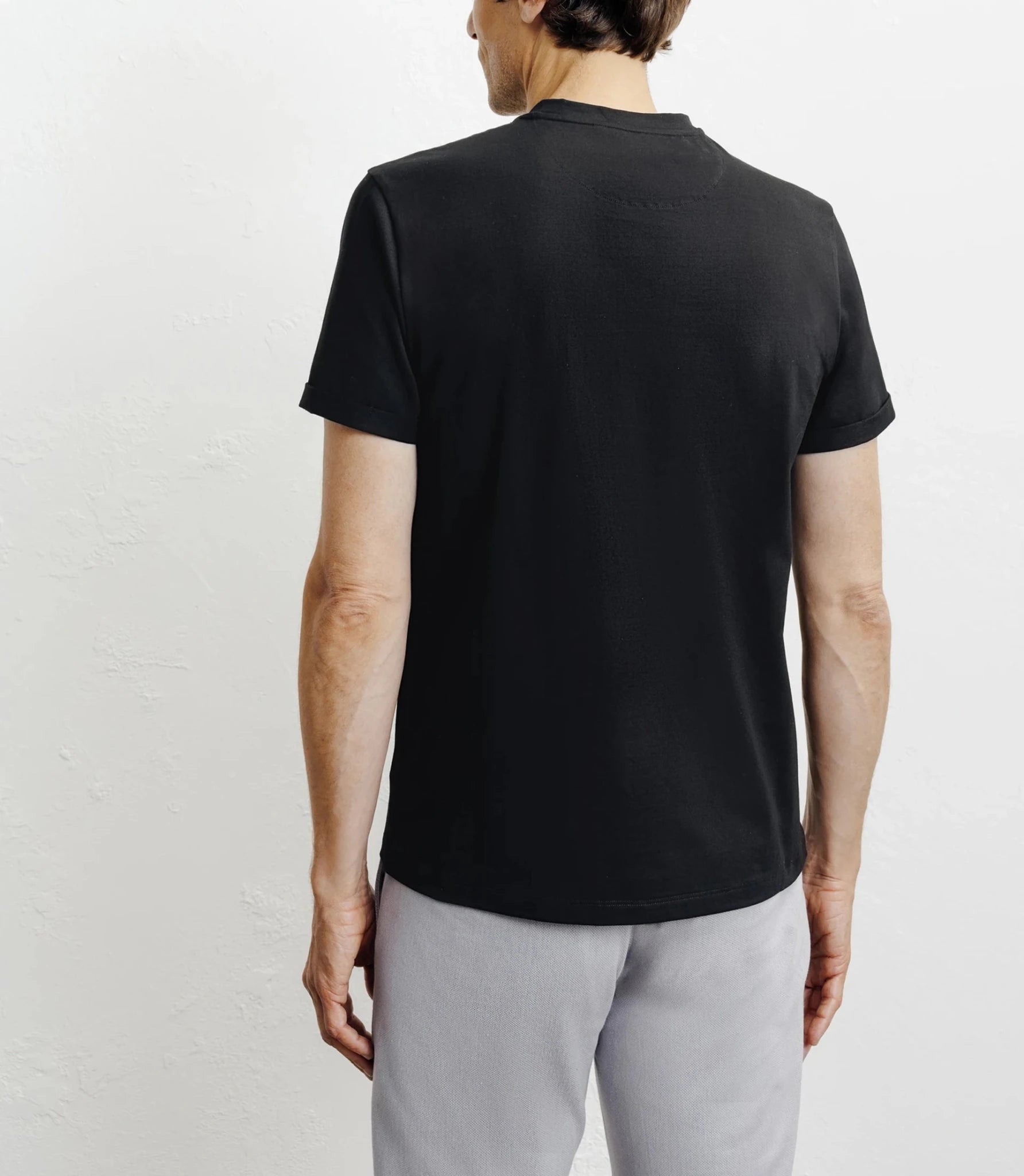 T-shirt col V noir - IZAC