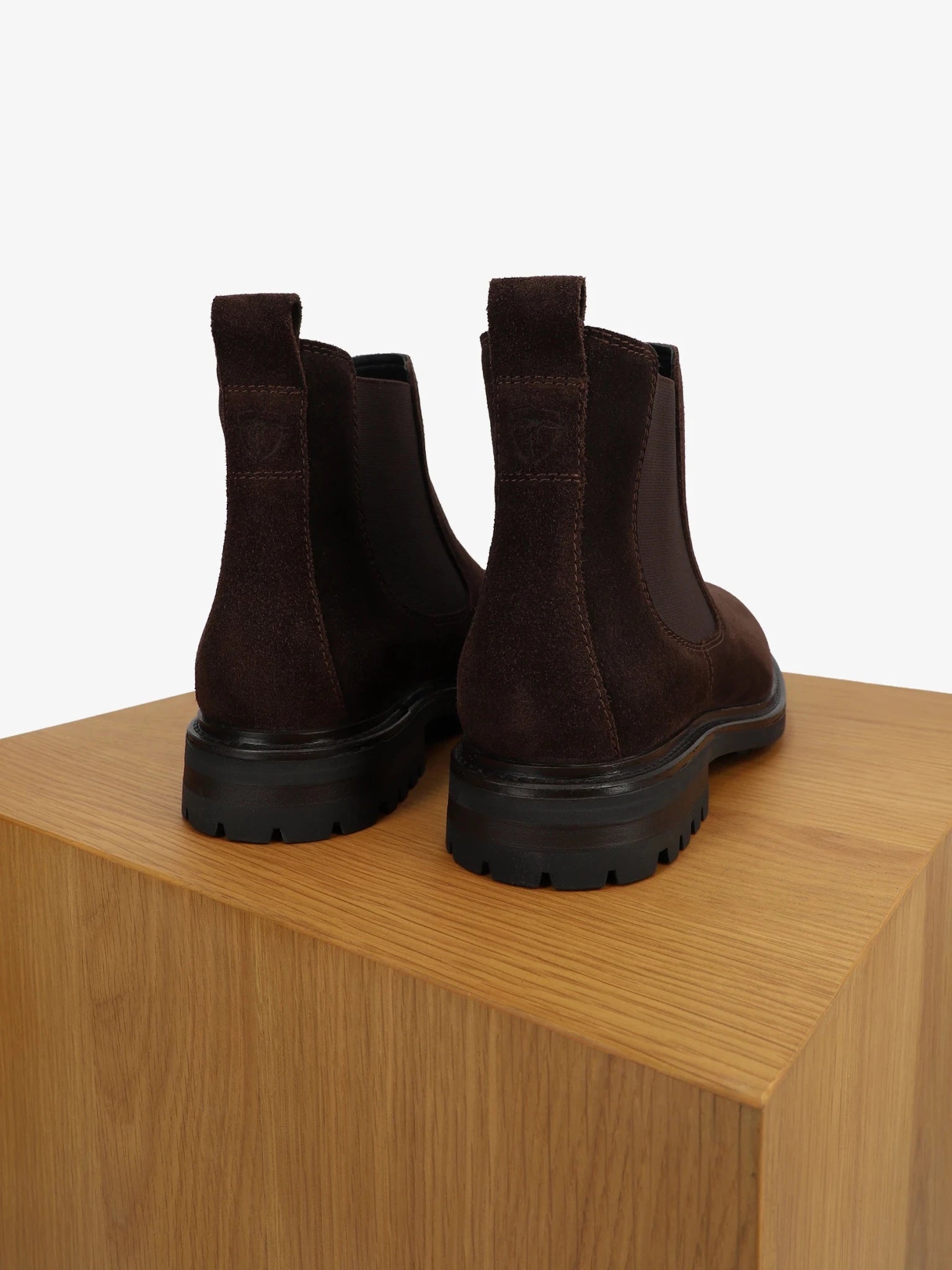 Bottines chelsea en suède marron - IZAC