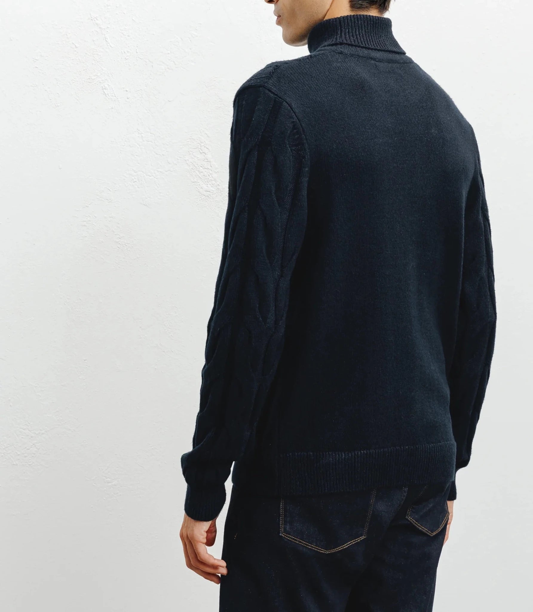 Pull col roulé torsadé marine - IZAC